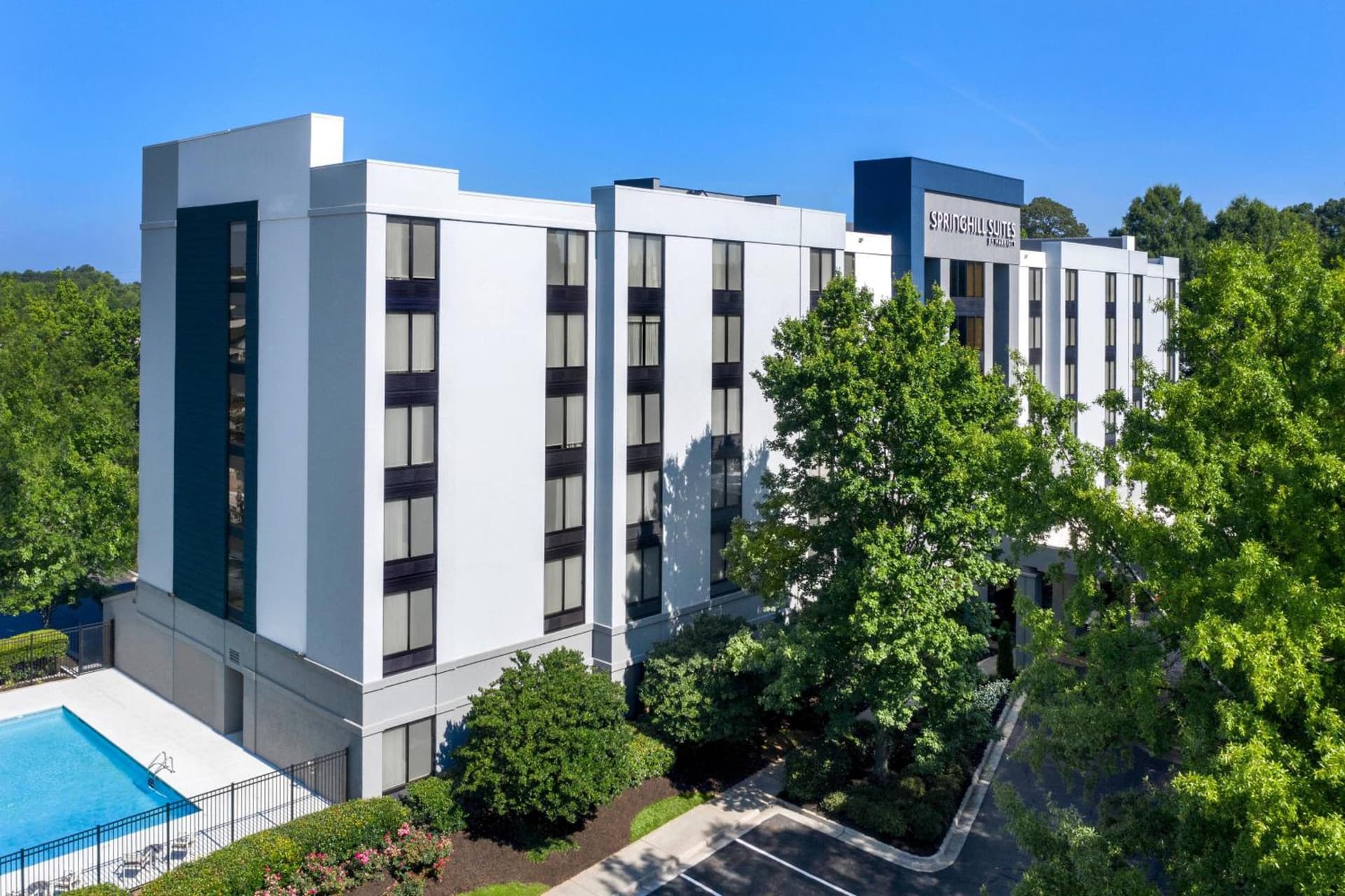 SpringHill Suites by Marriott Atlanta Perimeter Center interior in Atlanta, GA — gallery photo 2