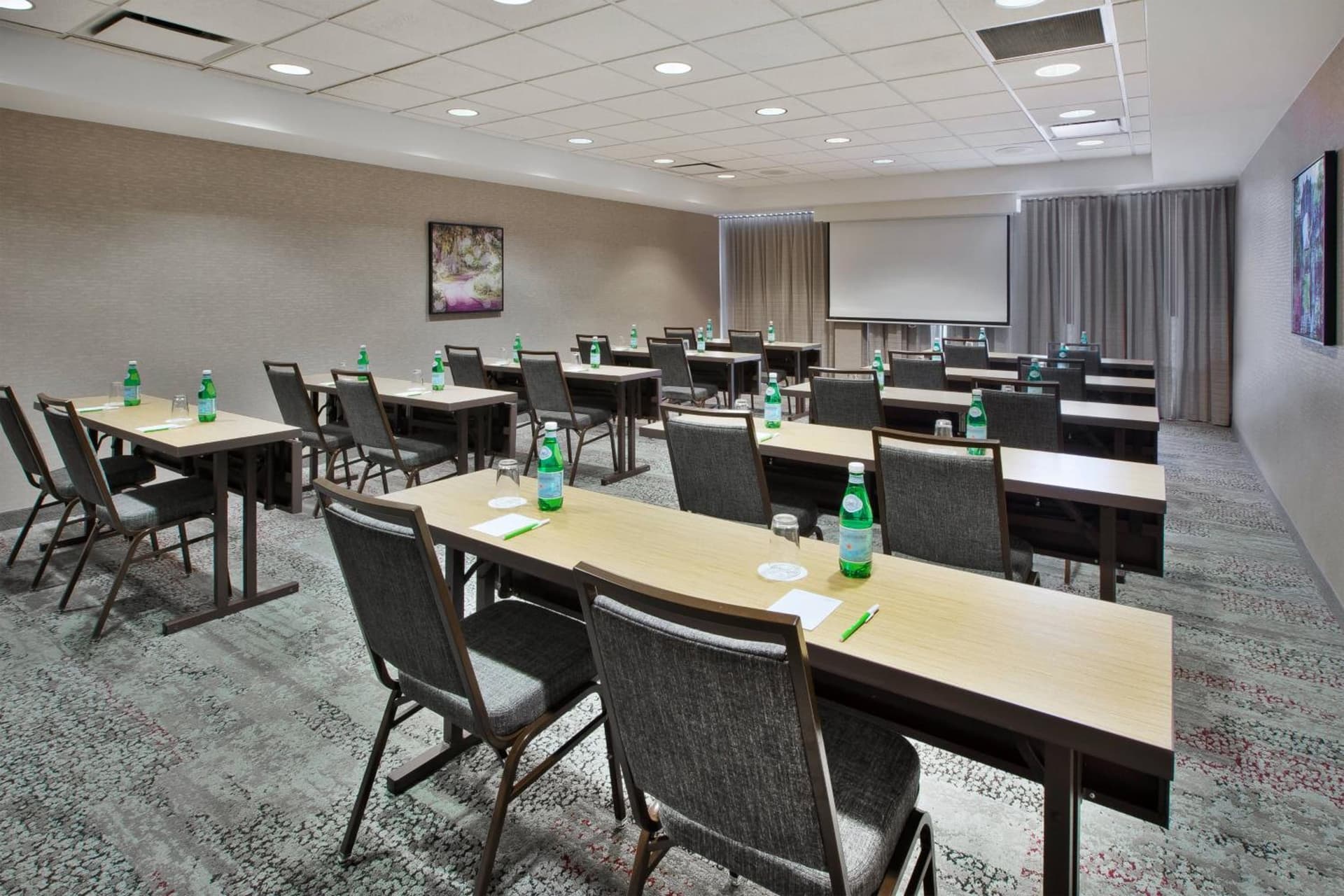Courtyard by Marriott Somerset gallery photo in Somerset, NJ — image 21