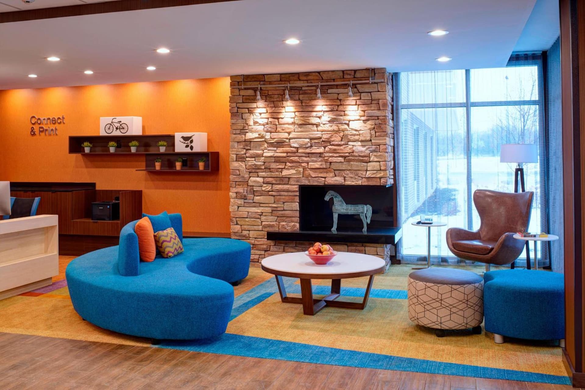 Fairfield Inn & Suites By Marriott Ann Arbor Ypsilanti interior in Ypsilanti, MI — gallery photo 2