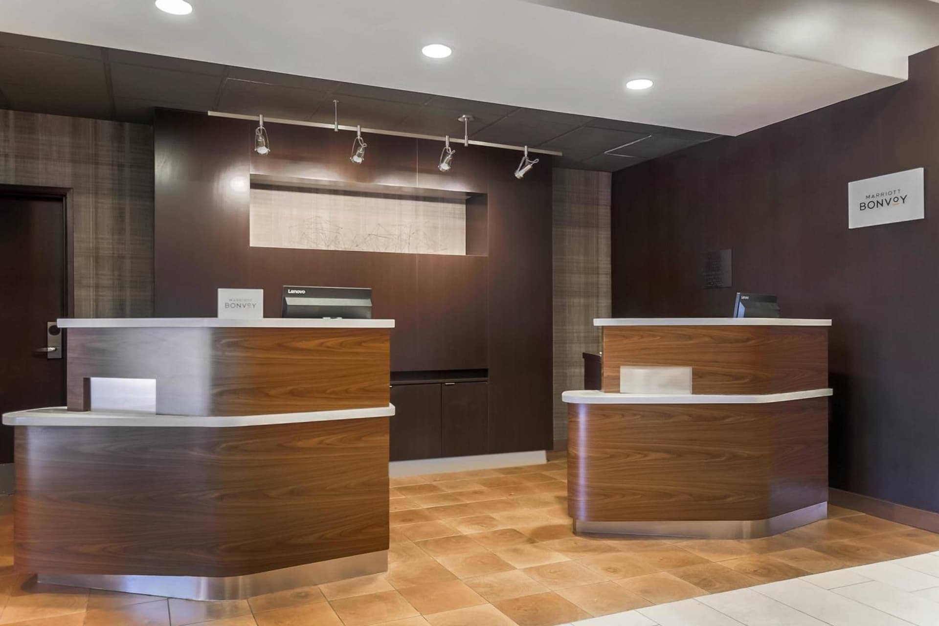 Courtyard Tampa Brandon interior in Tampa, FL — gallery photo 2