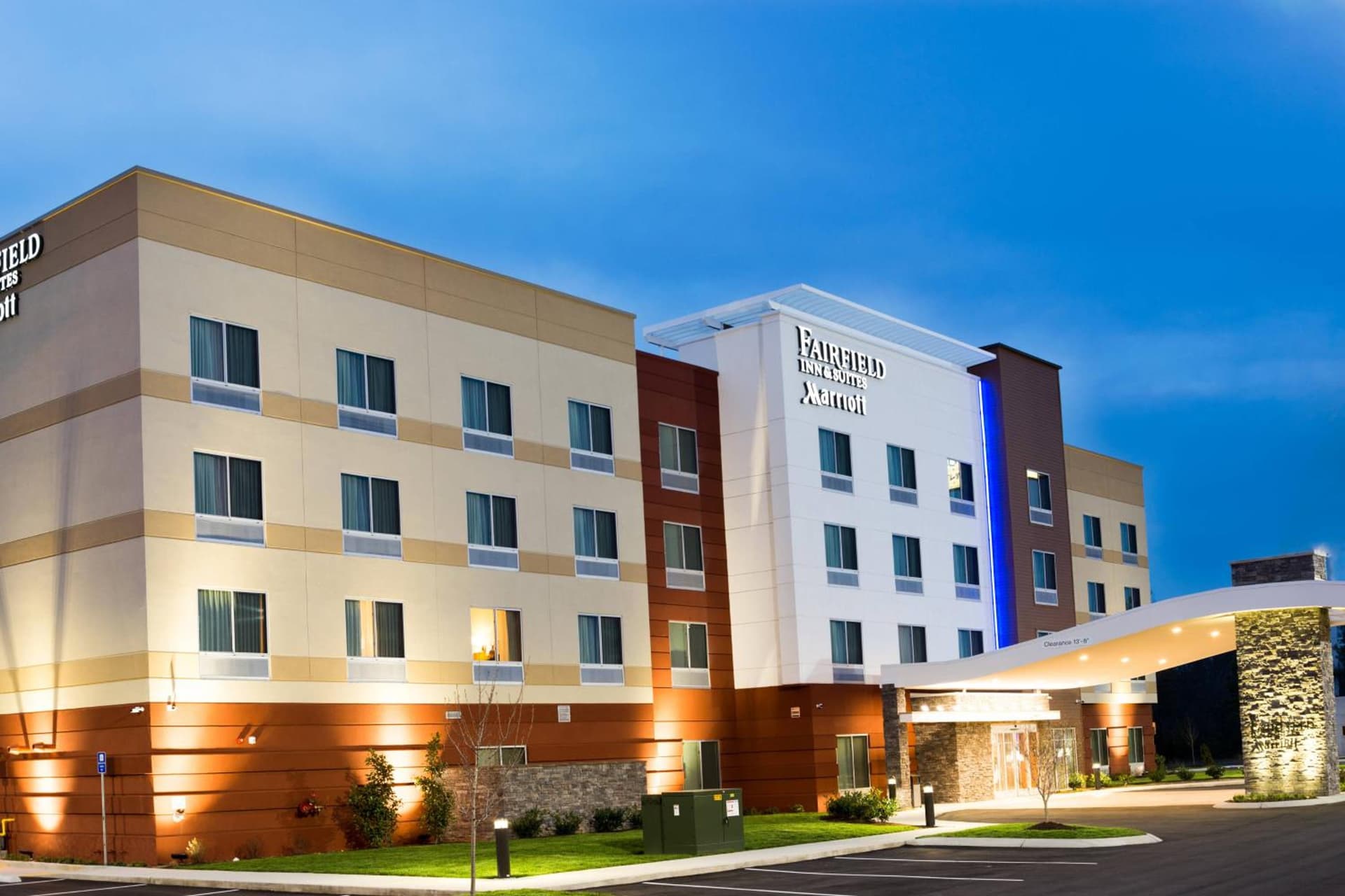 Fairfield Inn & Suites by Marriott Dickson interior in Dickson, TN — gallery photo 2