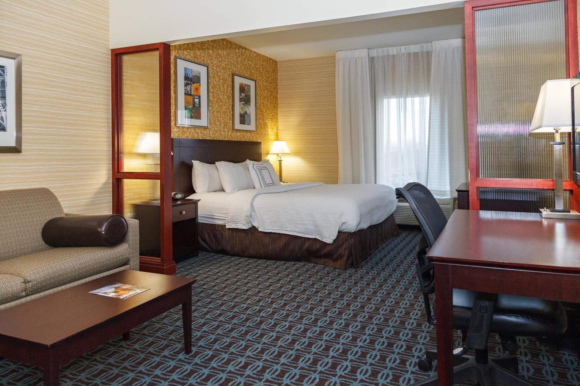 Fairfield Inn & Suites by Marriott Somerset interior in Somerset, NJ — gallery photo 2