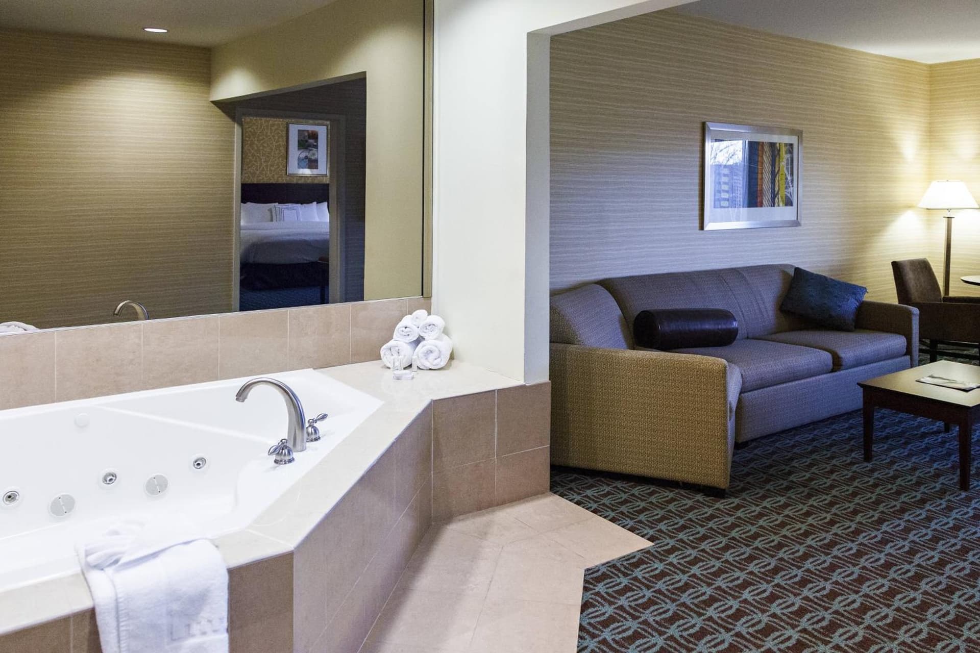 Fairfield Inn & Suites by Marriott Somerset gallery photo in Somerset, NJ — image 8