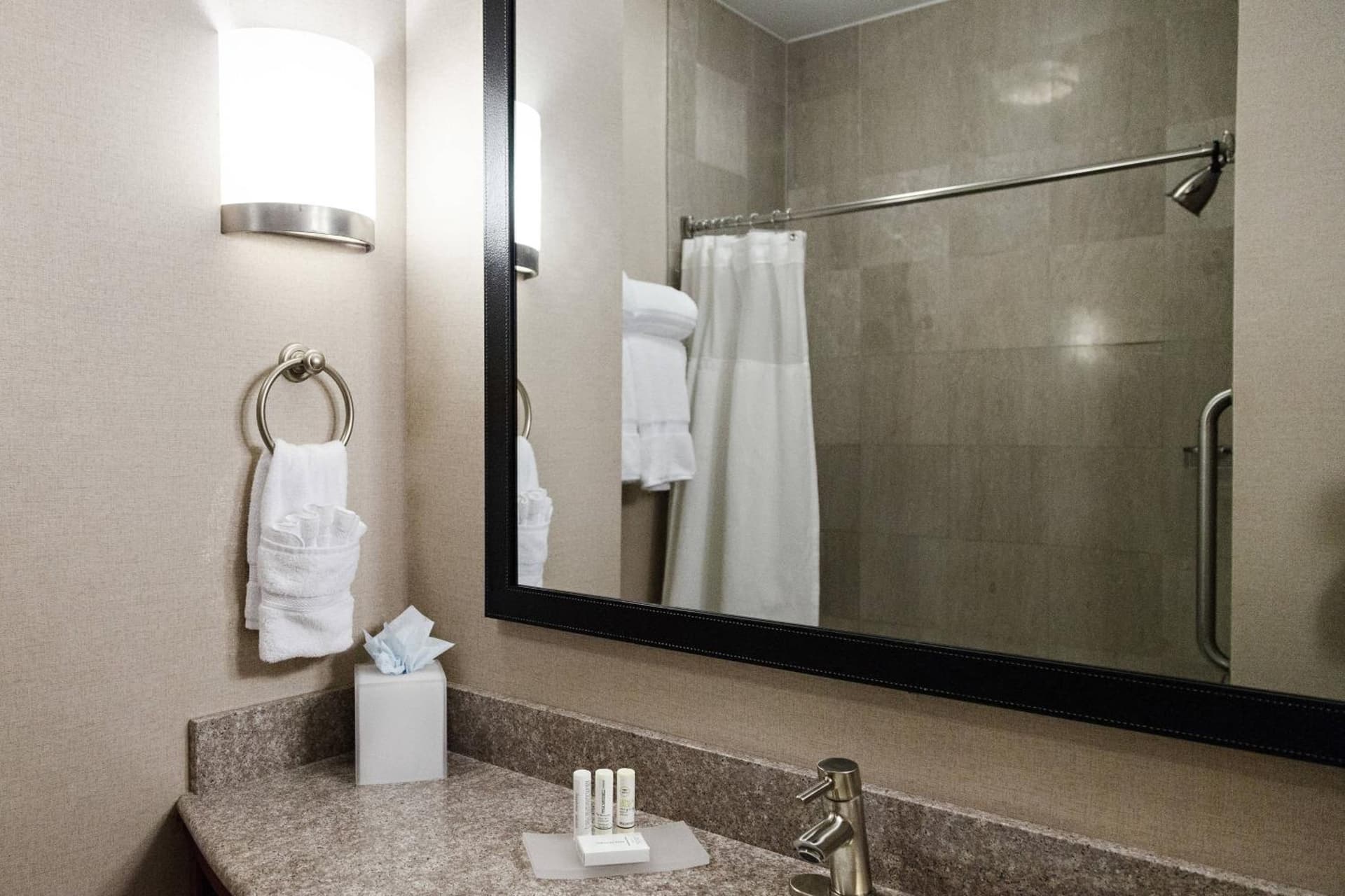 Fairfield Inn & Suites by Marriott Somerset gallery photo in Somerset, NJ — image 10