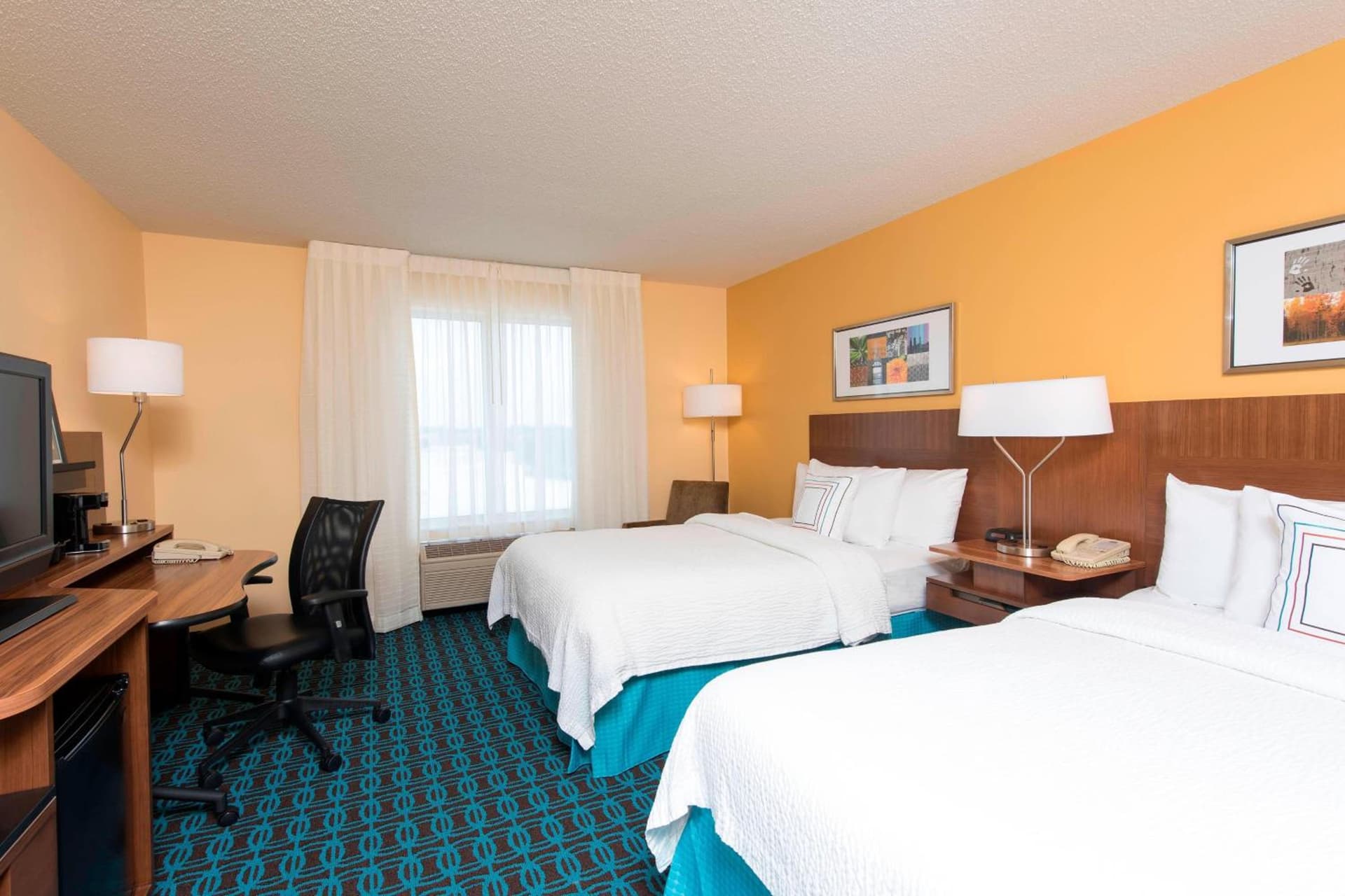 Fairfield Inn and Suites by Marriott Chicago St. Charles property views in Saint Charles, IL — gallery photo 3