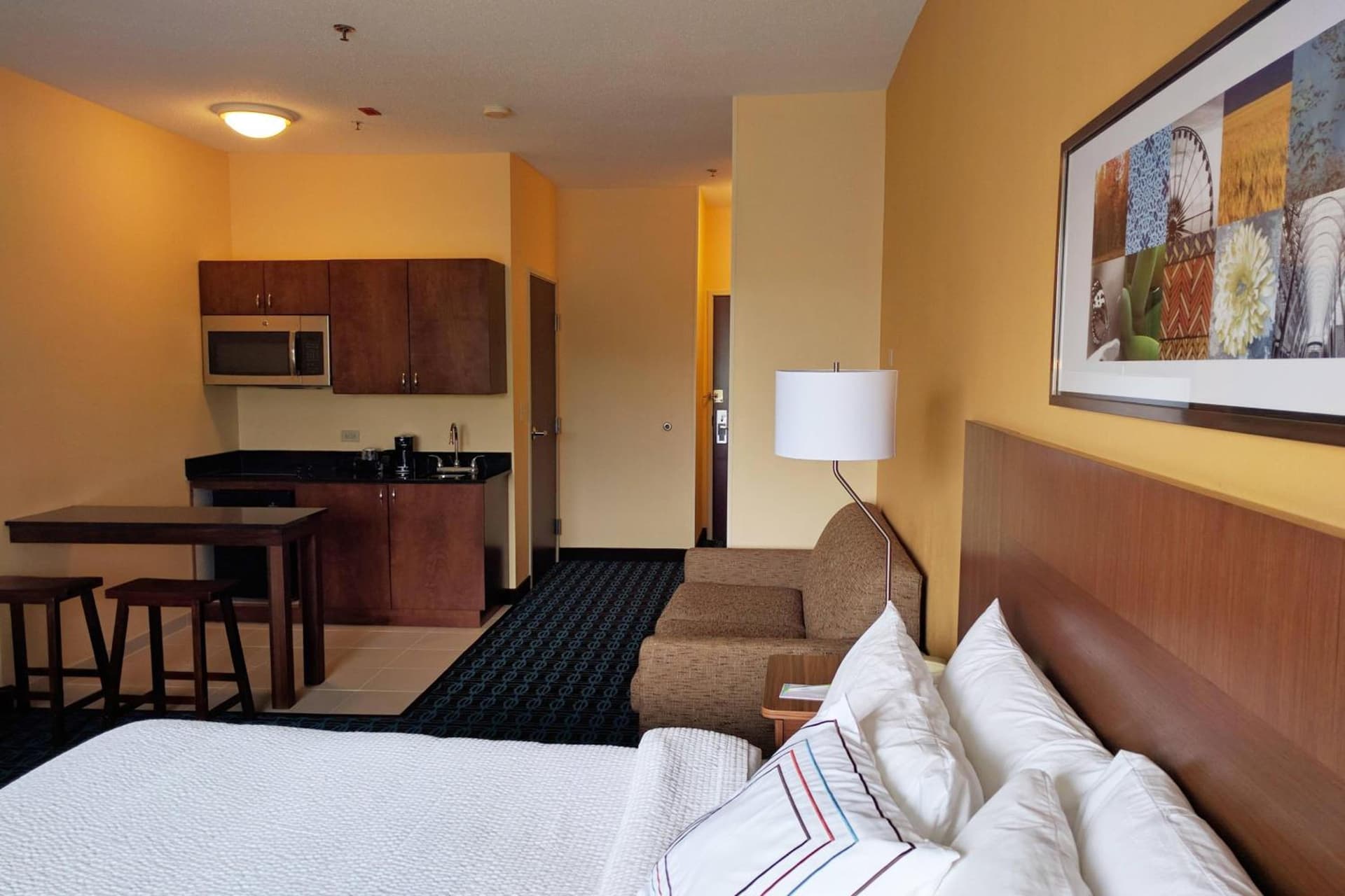 Fairfield Inn and Suites by Marriott Chicago St. Charles gallery photo in Saint Charles, IL — image 15