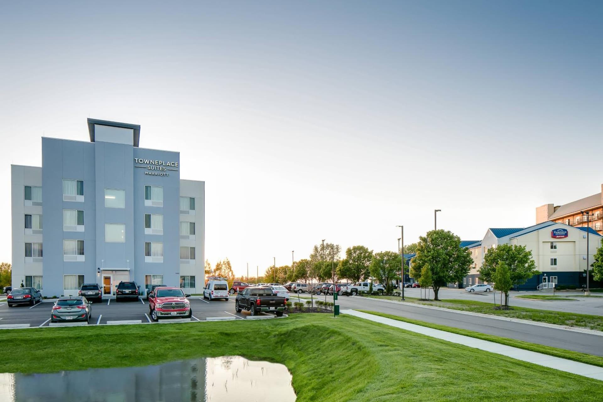 TownePlace Suites by Marriott Kansas City Airport interior in Kansas City, KS — gallery photo 2