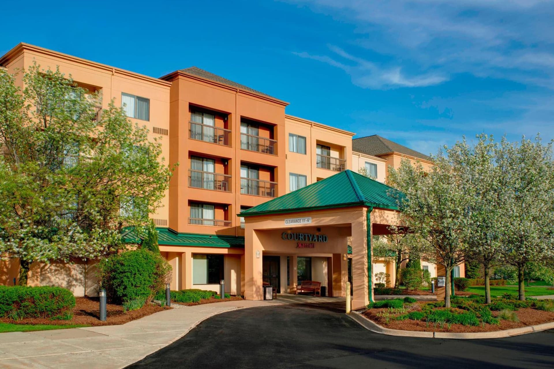 Courtyard by Marriott Detroit Pontiac/Auburn Hills interior in Pontiac, MI — gallery photo 2