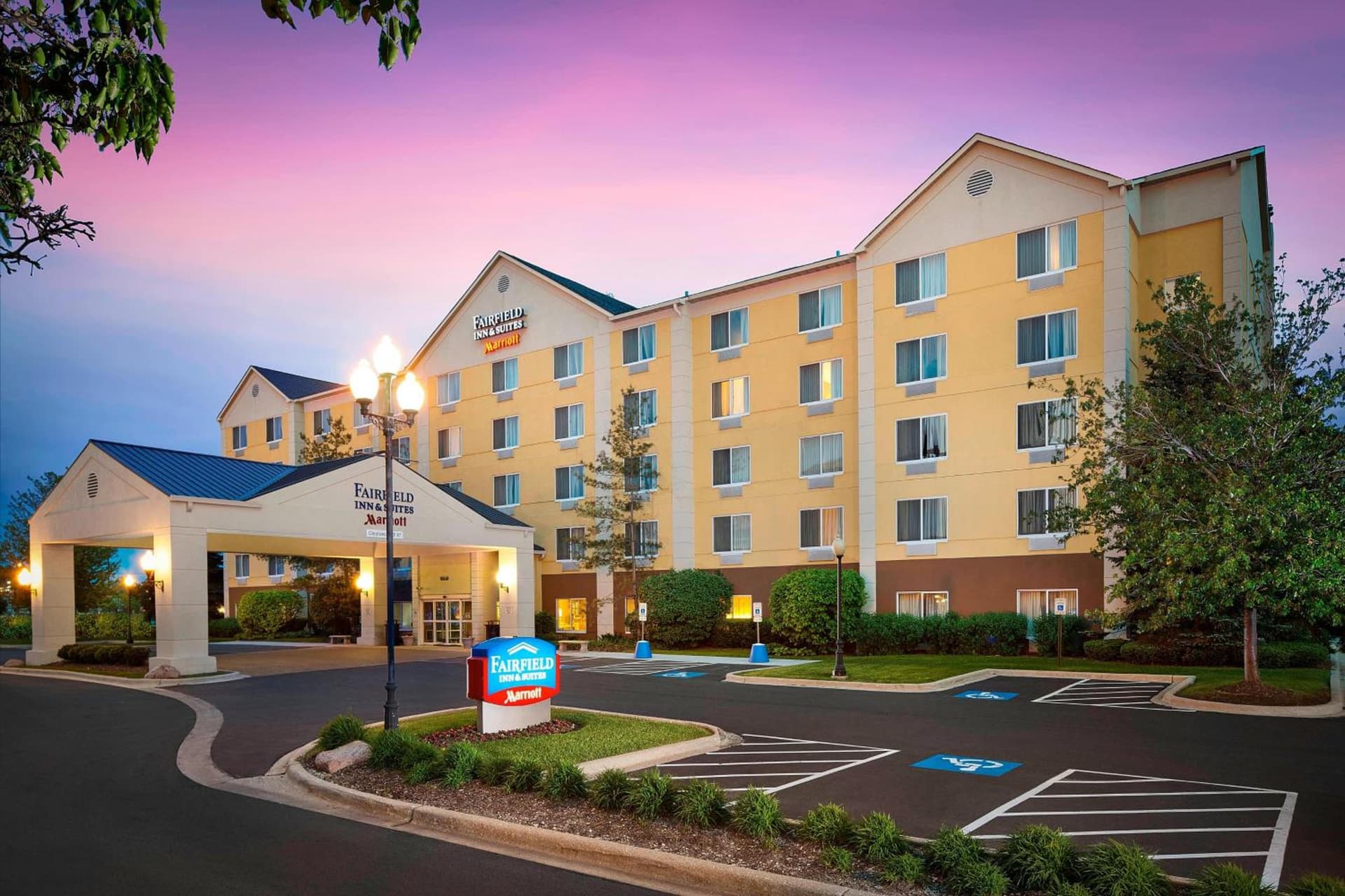 Fairfield Inn & Suites Chicago Midway Airport featured exterior or lobby in Bedford Park, IL — similar hotel