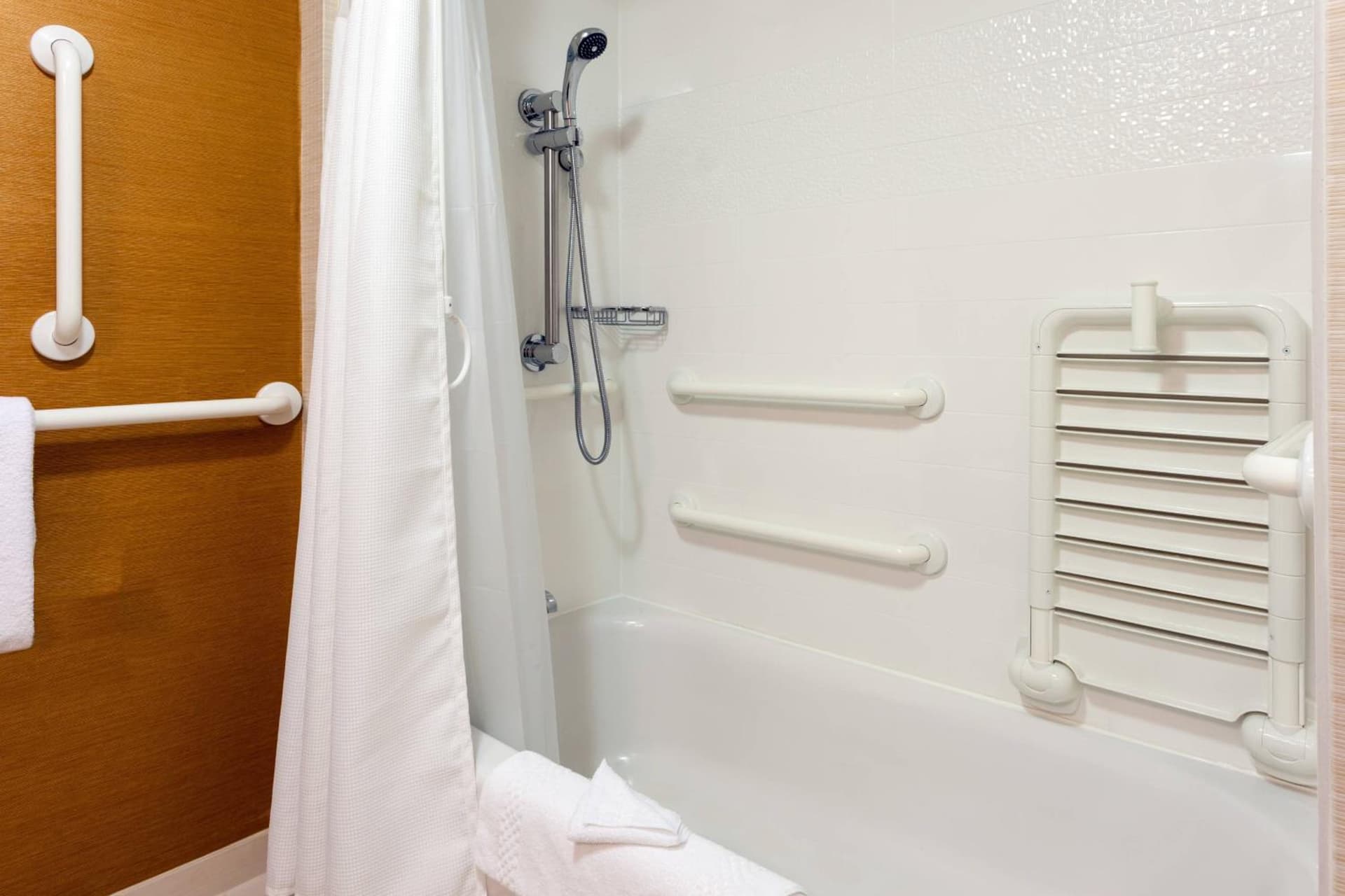 Fairfield Inn & Suites Chicago Midway Airport gallery photo in Bedford Park, IL — image 16