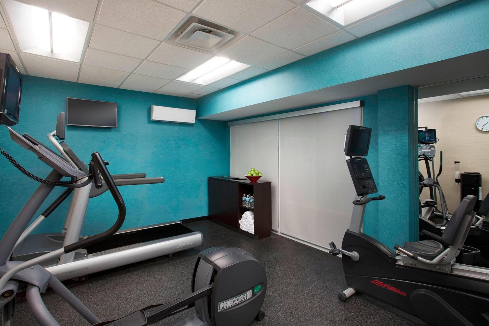 Fairfield Inn & Suites Chicago Midway Airport gallery photo in Bedford Park, IL — image 5