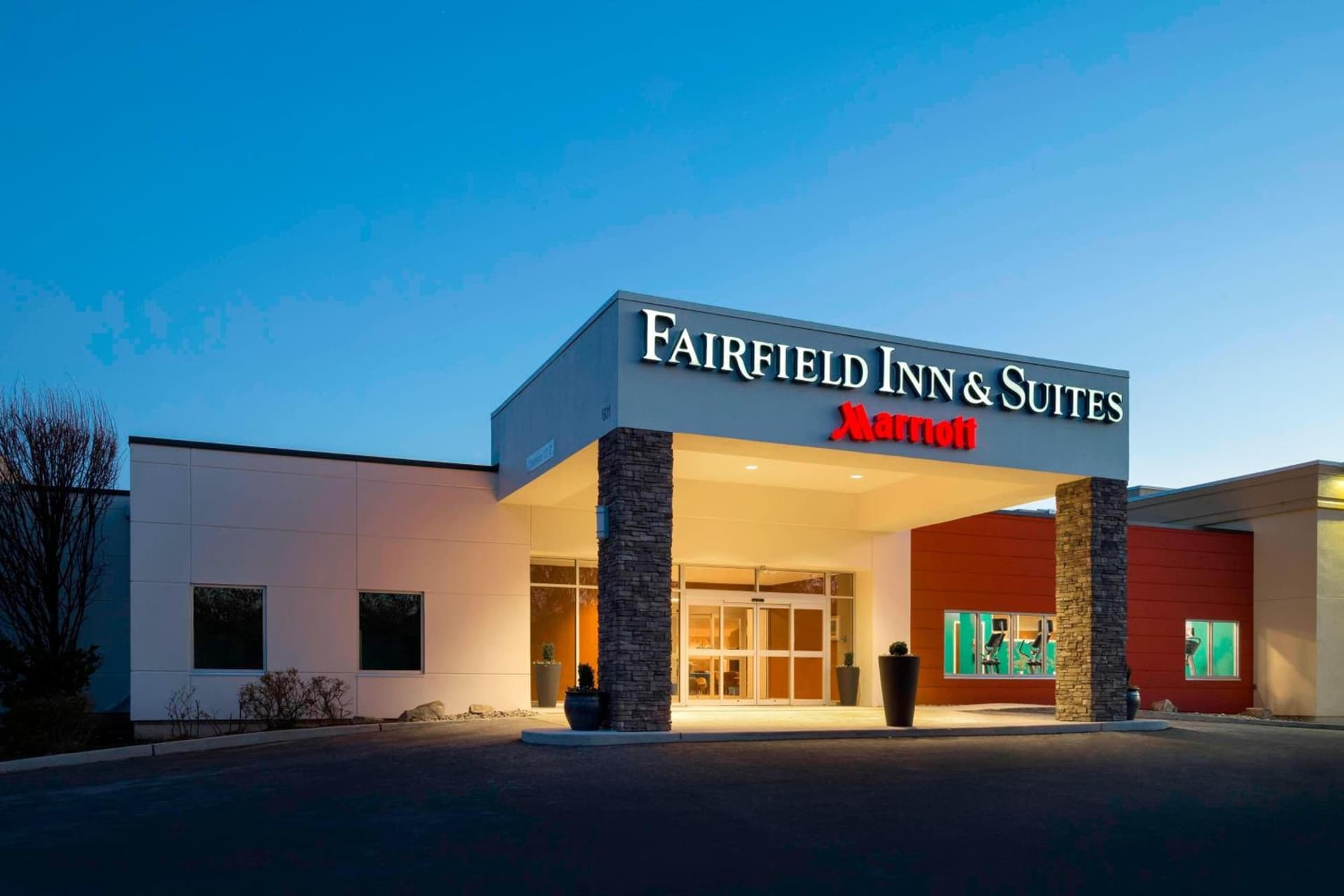 Fairfield Inn & Suites by Marriott Paramus interior in Paramus, NJ — gallery photo 2