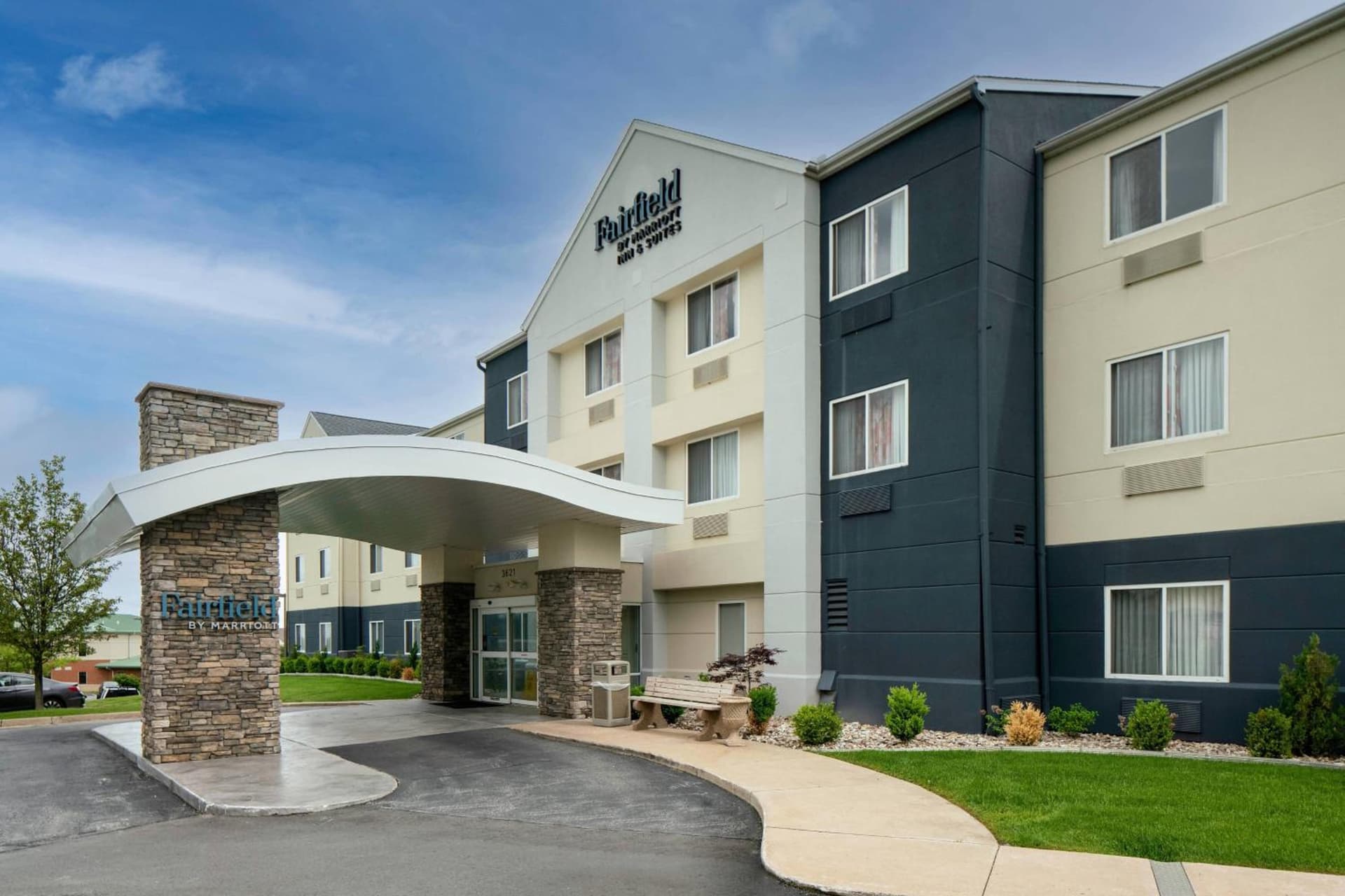 Fairfield Inn & Suites Jefferson City interior in Jefferson City, MO — gallery photo 2