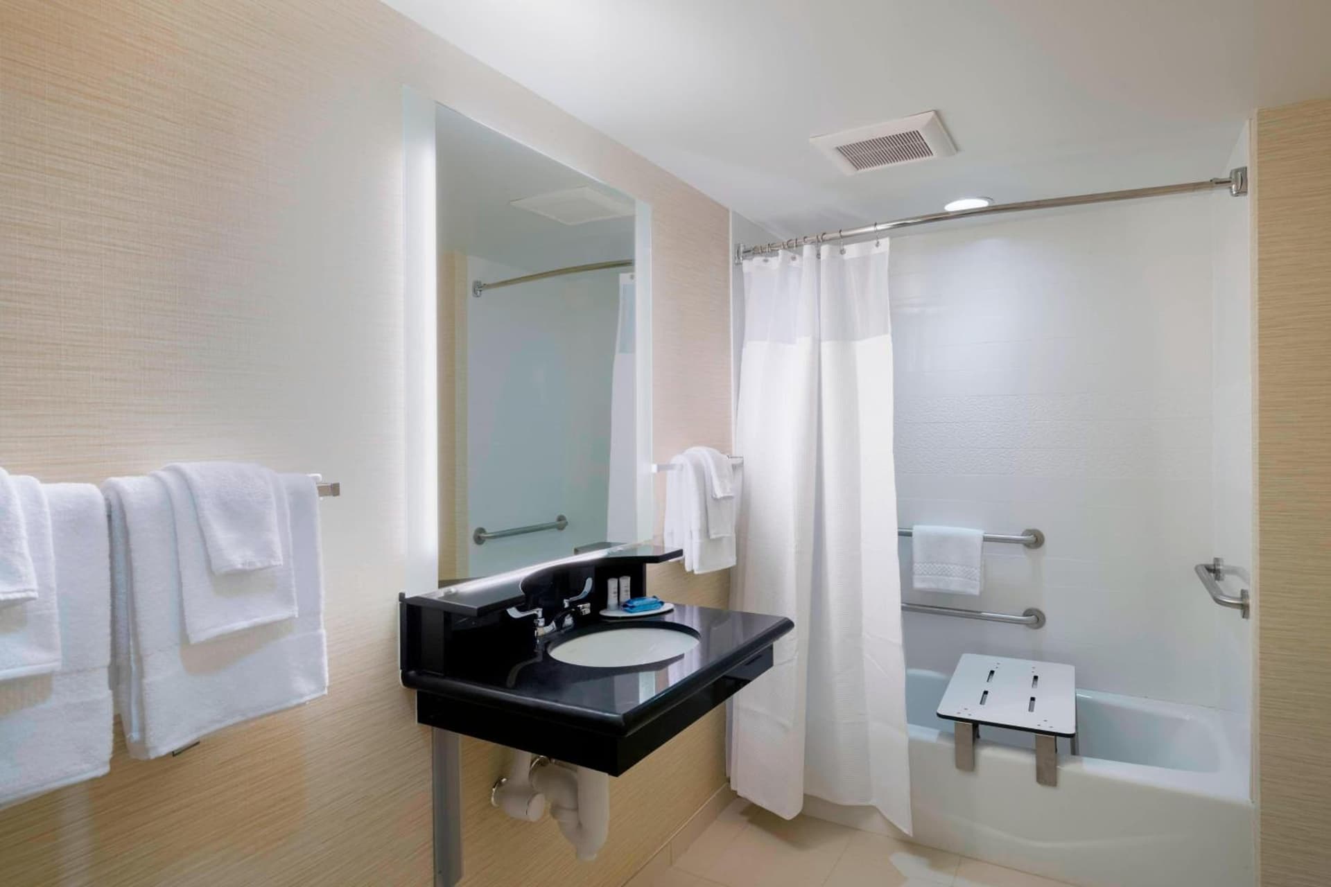 Fairfield Inn & Suites by Marriott Paramus gallery photo in Paramus, NJ — image 5
