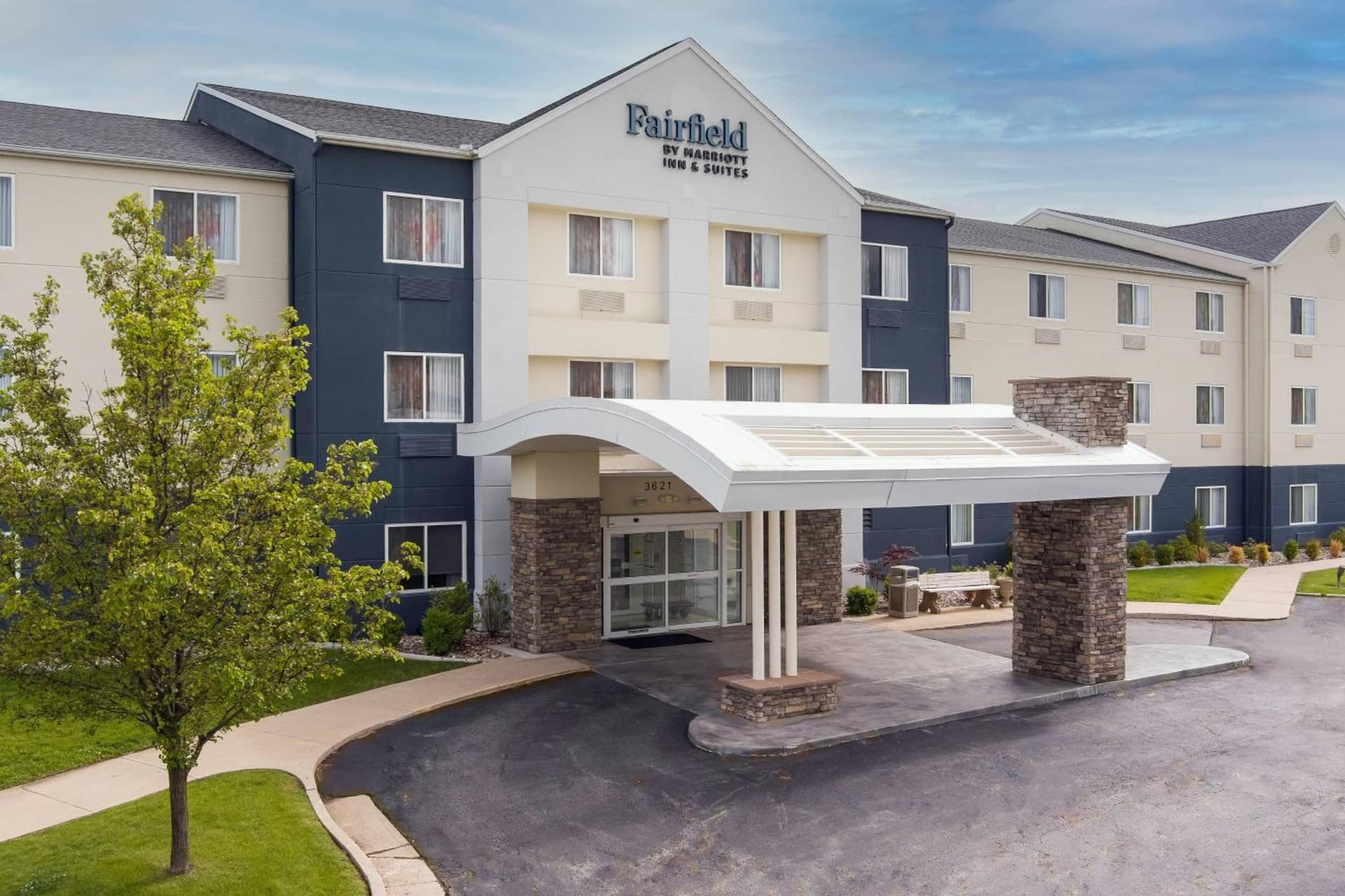 Fairfield Inn & Suites Jefferson City property views in Jefferson City, MO — gallery photo 3