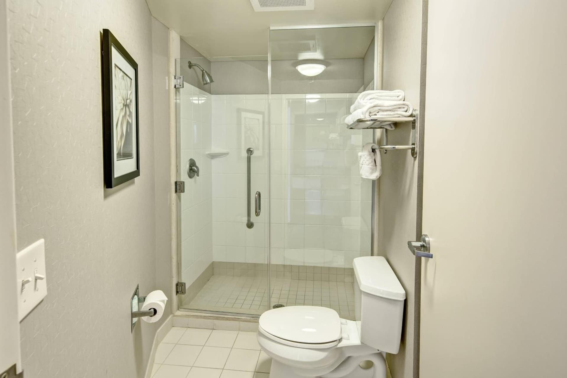 SpringHill Suites by Marriott New Bern interior in New Bern, NC — gallery photo 2