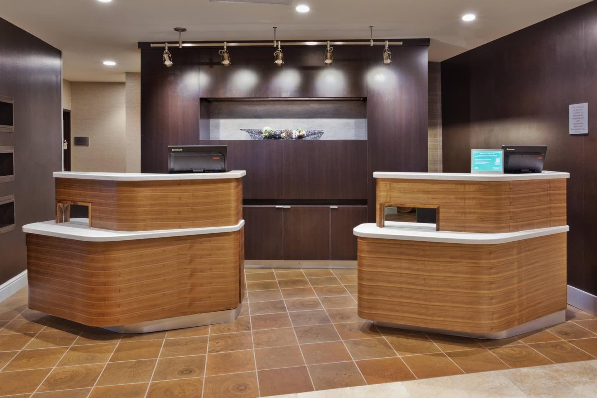 Courtyard by Marriott Greenville Mauldin interior in Greenville, SC — gallery photo 2