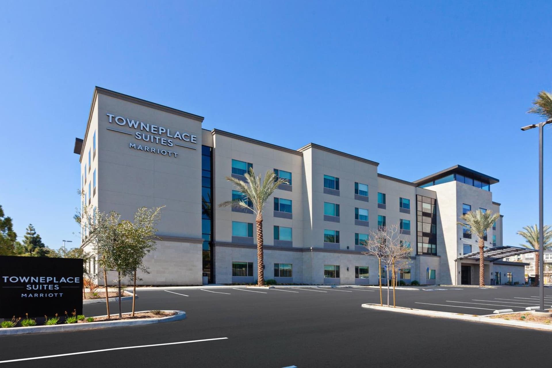 TownePlace Suites by Marriott San Diego Central interior in San Diego, CA — gallery photo 2
