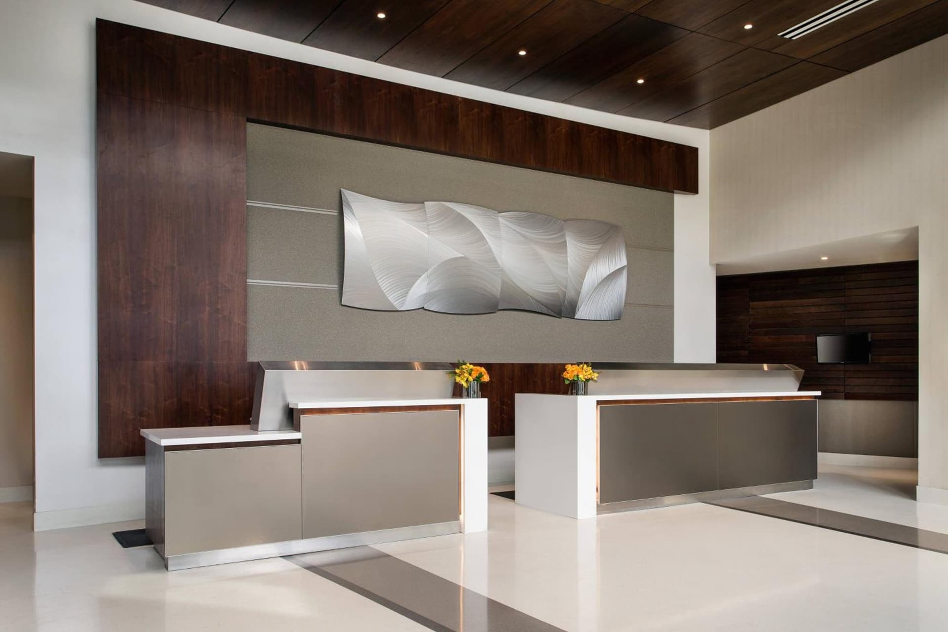 Courtyard by Marriott Los Angeles L.A. LIVE interior in Los Angeles, CA — gallery photo 2