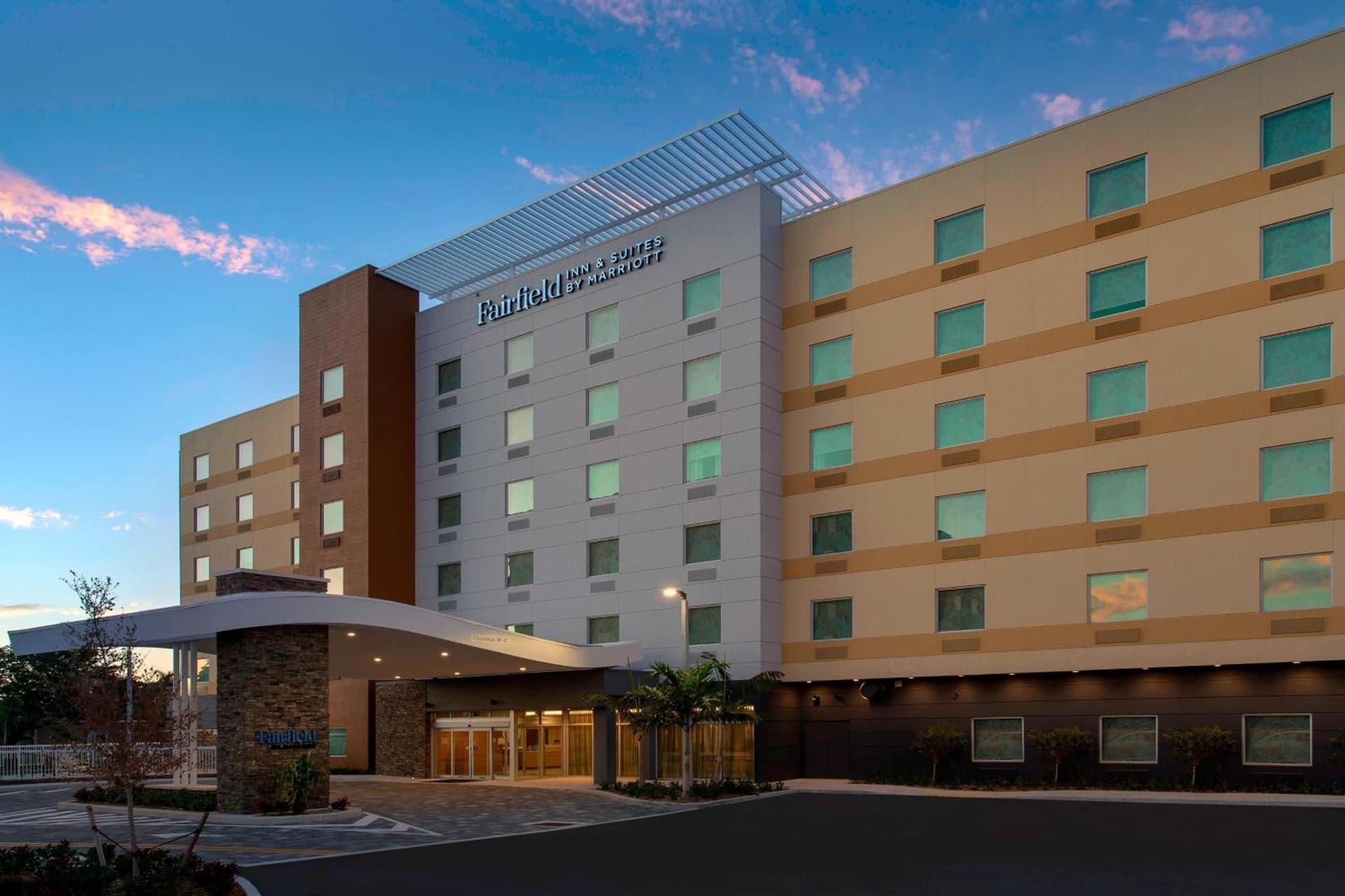 Fairfield Inn & Suites by Marriott Miami Airport West/Doral interior in Miami, FL — gallery photo 2