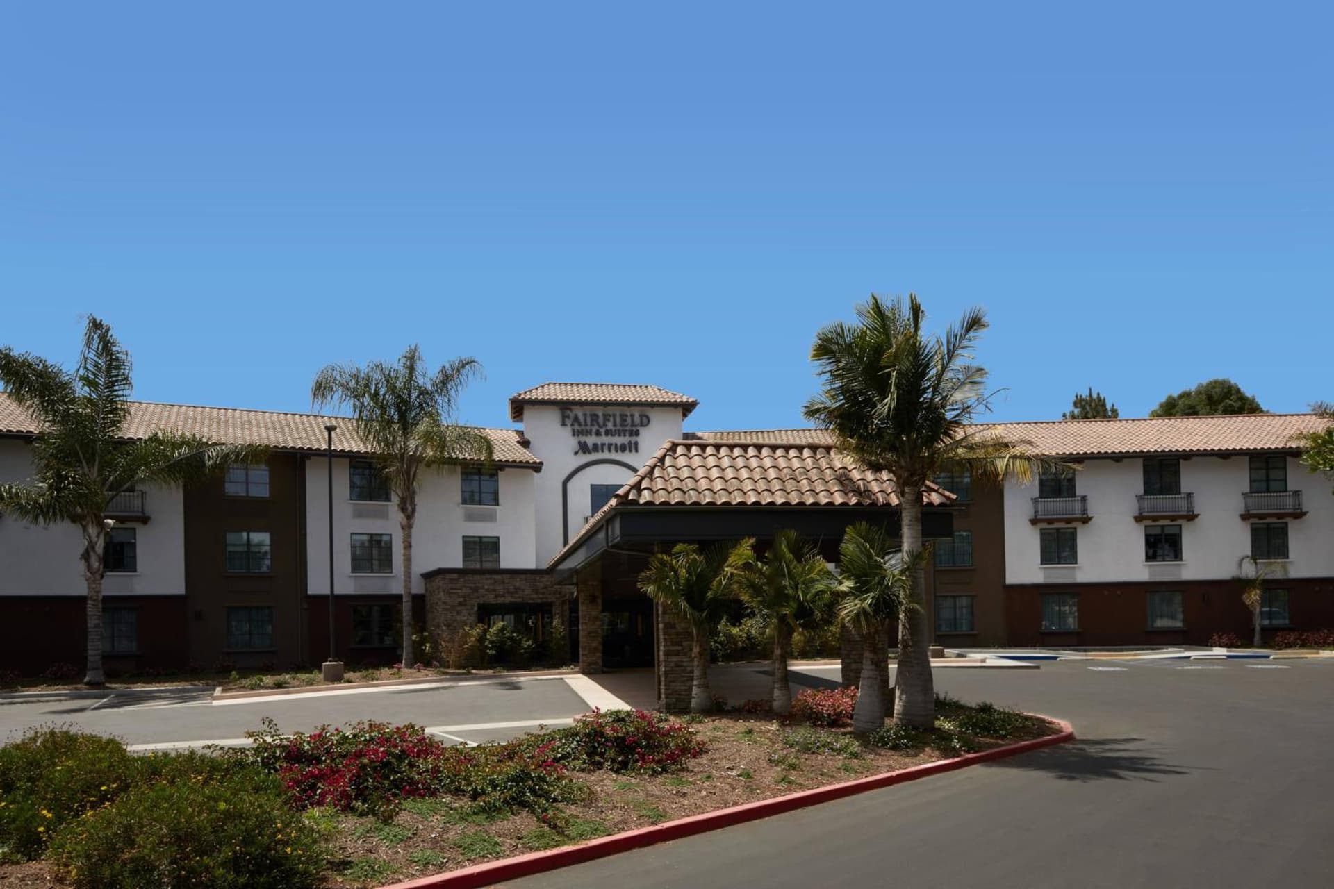 Fairfield Inn & Suites By Marriott Camarillo interior in Camarillo, CA — gallery photo 2