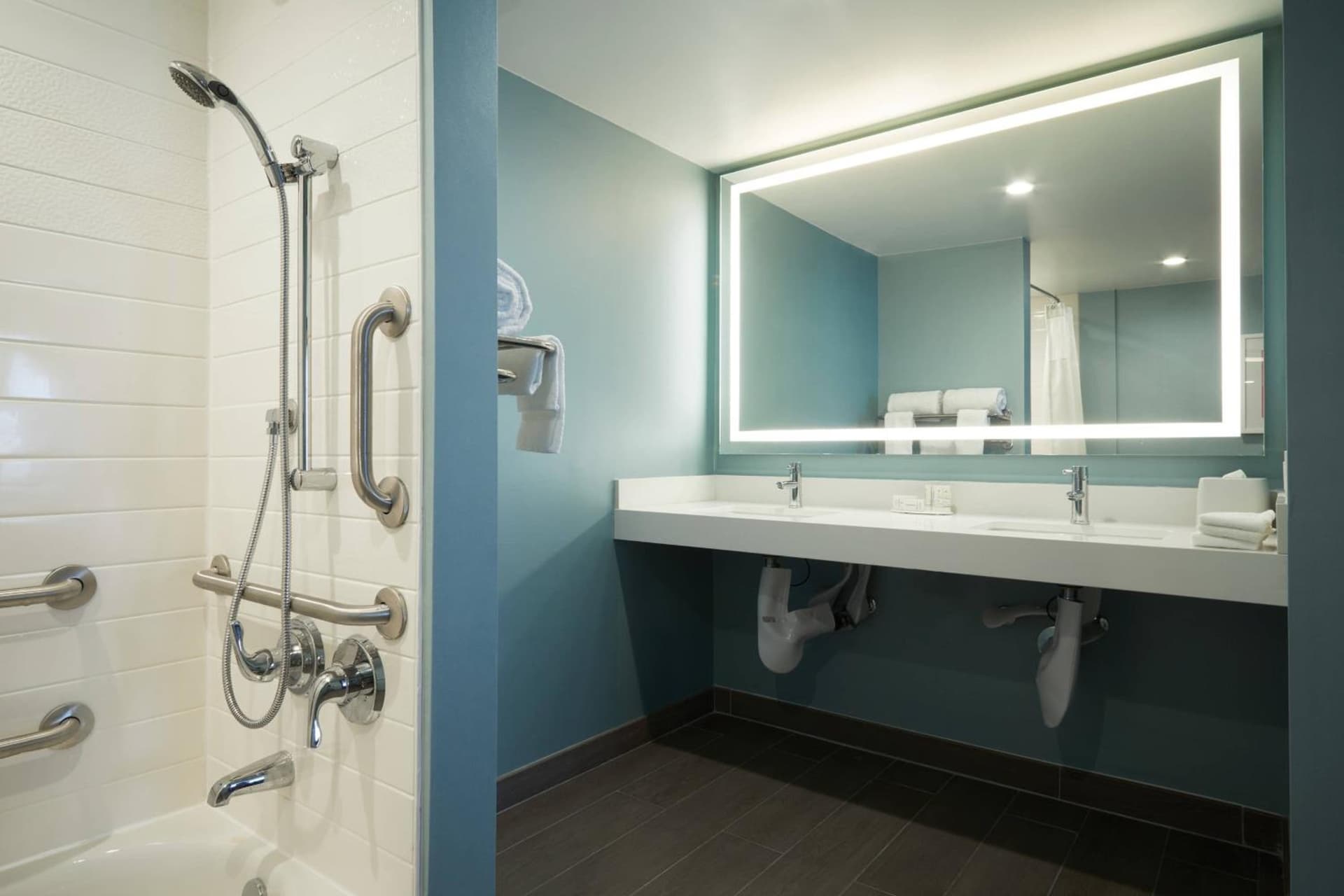 Fairfield Inn & Suites By Marriott Camarillo gallery photo in Camarillo, CA — image 10