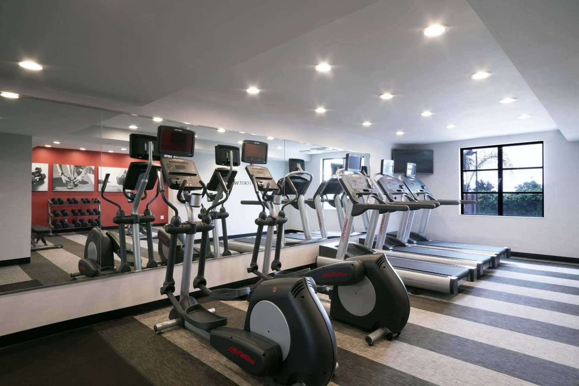Fairfield Inn & Suites By Marriott Camarillo gallery photo in Camarillo, CA — image 23