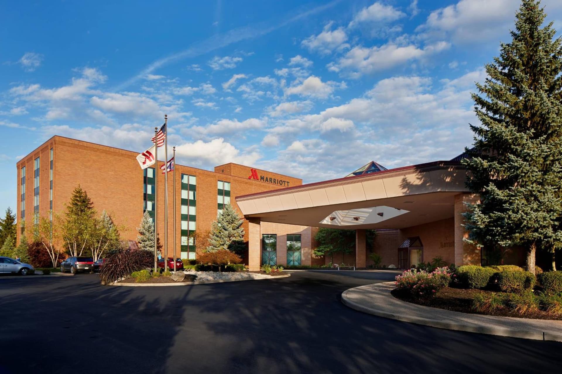 Marriott Cincinnati Northeast featured exterior or lobby in Mason, OH — similar hotel