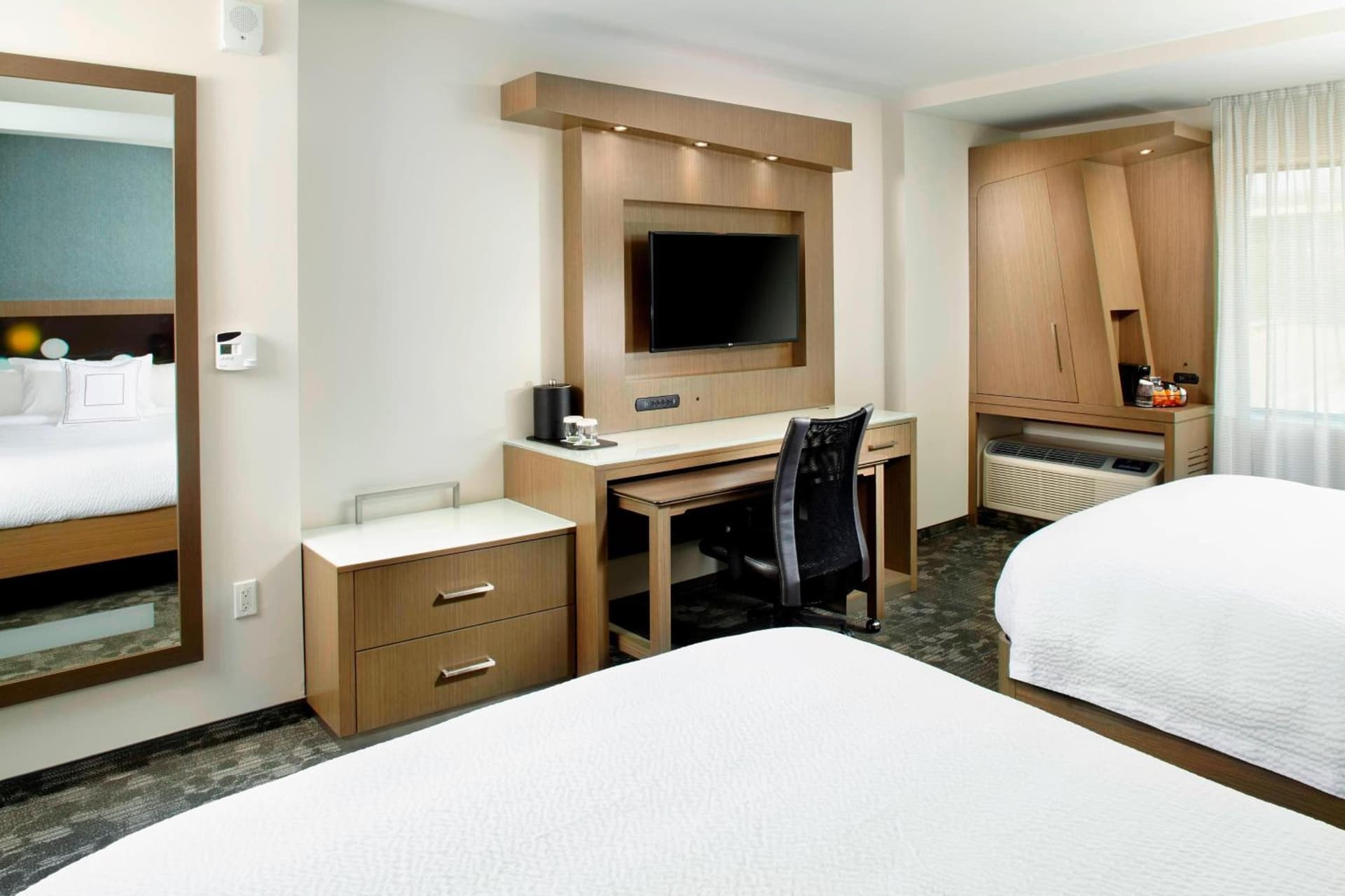 Courtyard by Marriott Akron Downtown gallery photo in Akron, OH — image 30