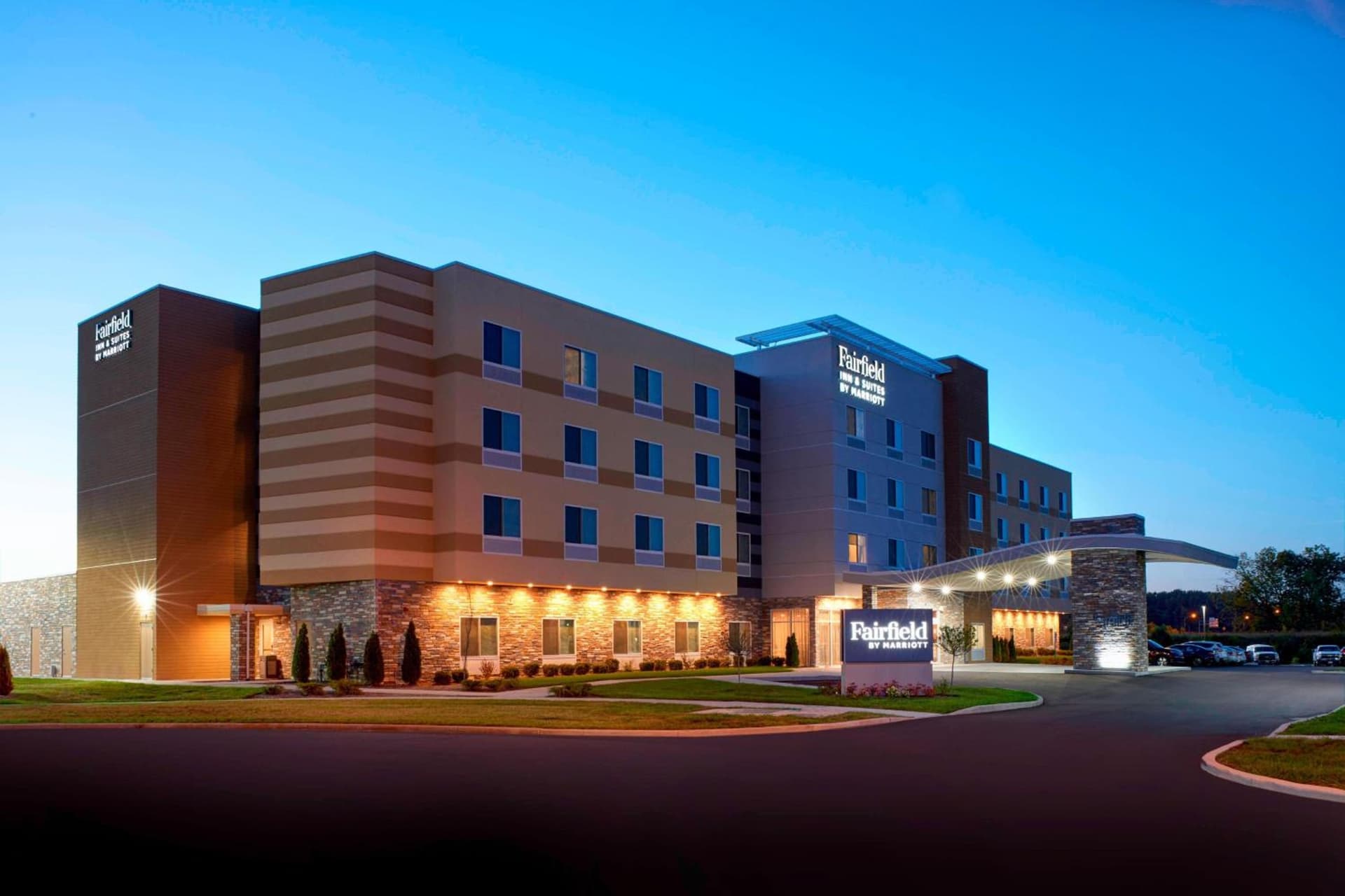 Fairfield Inn & Suites by Marriott Columbus, IN featured exterior or lobby in Columbus, IN — similar hotel