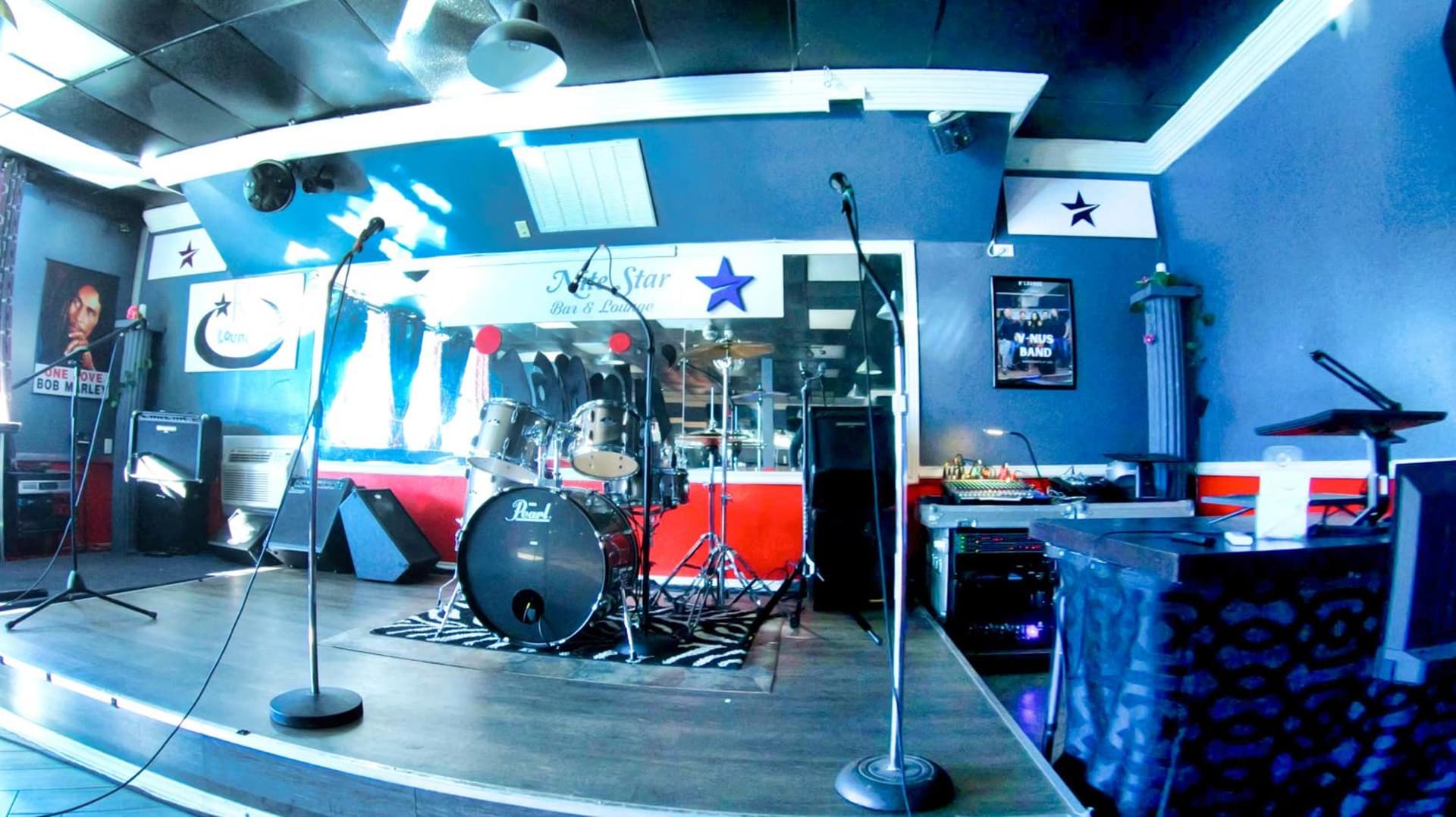 R Nite Star Hotel At Arlington Entertainment District gallery photo in Arlington, TX — image 33