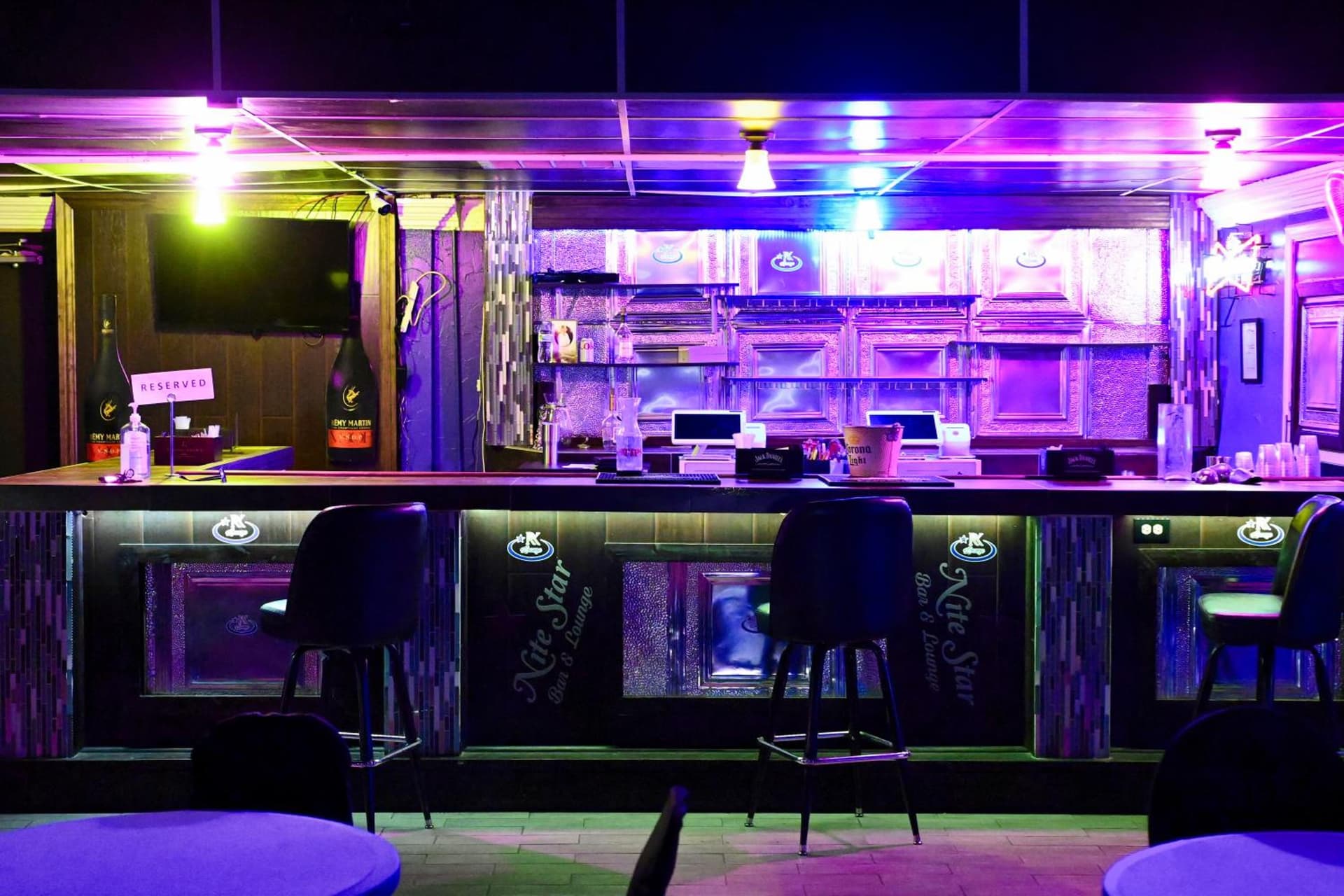 R Nite Star Hotel At Arlington Entertainment District gallery photo in Arlington, TX — image 56