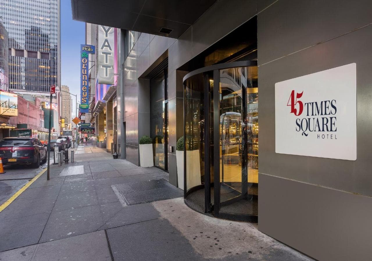 45 Times Square Hotel interior in New York, NY — gallery photo 2