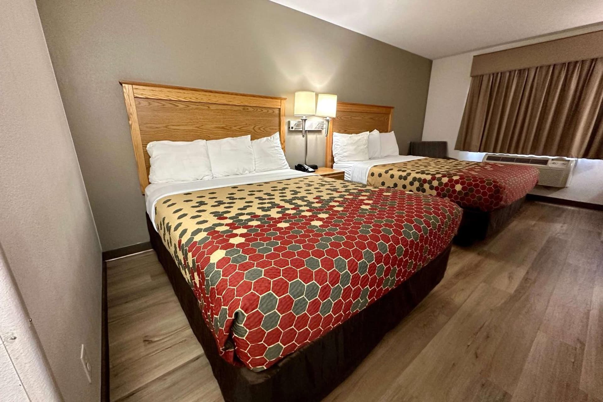 Wingate by Wyndham New Castle - Glenwood Springs interior in New Castle, CO — gallery photo 2
