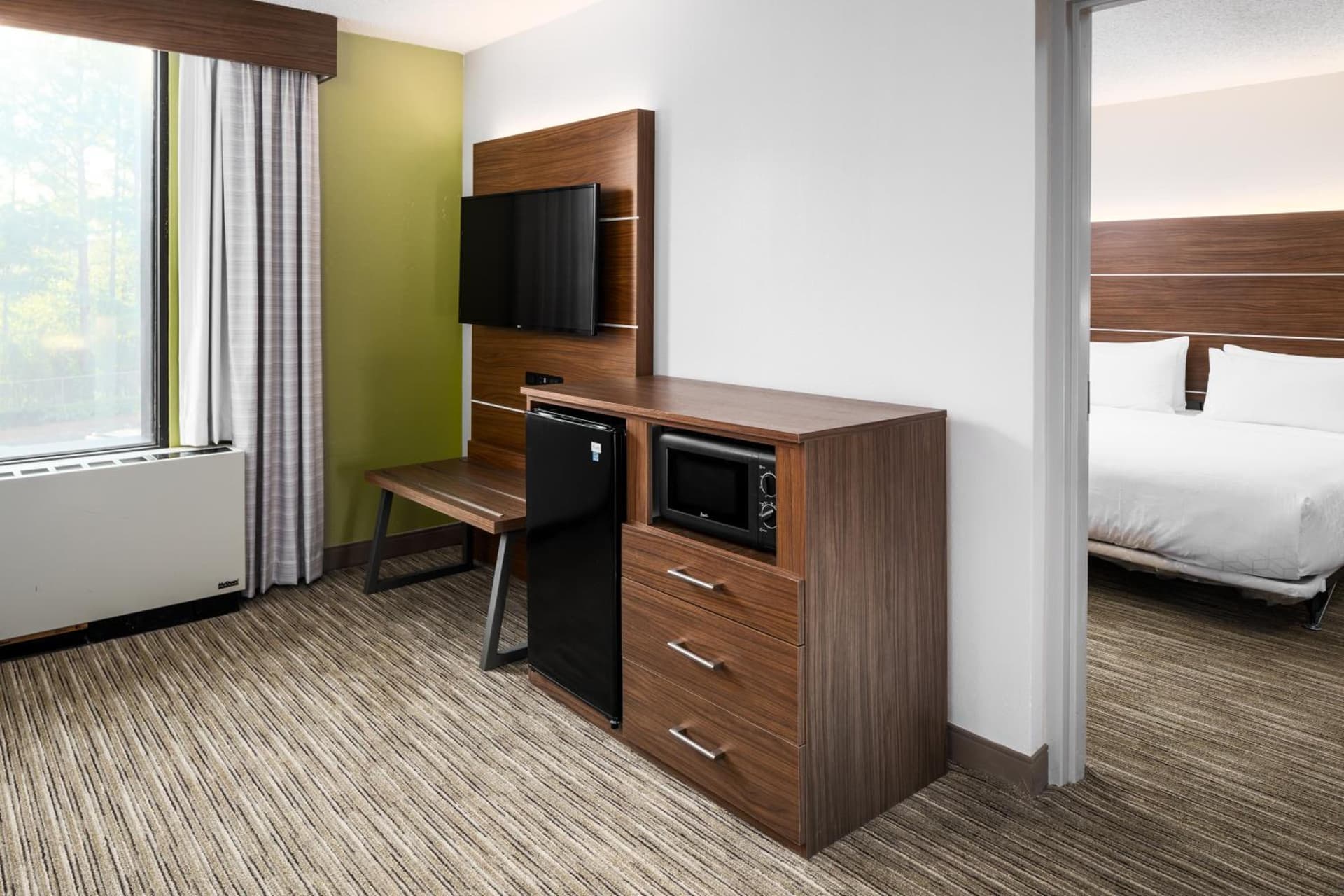 Holiday Inn Express Atlanta Airport-College Park by IHG property views in Atlanta, GA — gallery photo 3
