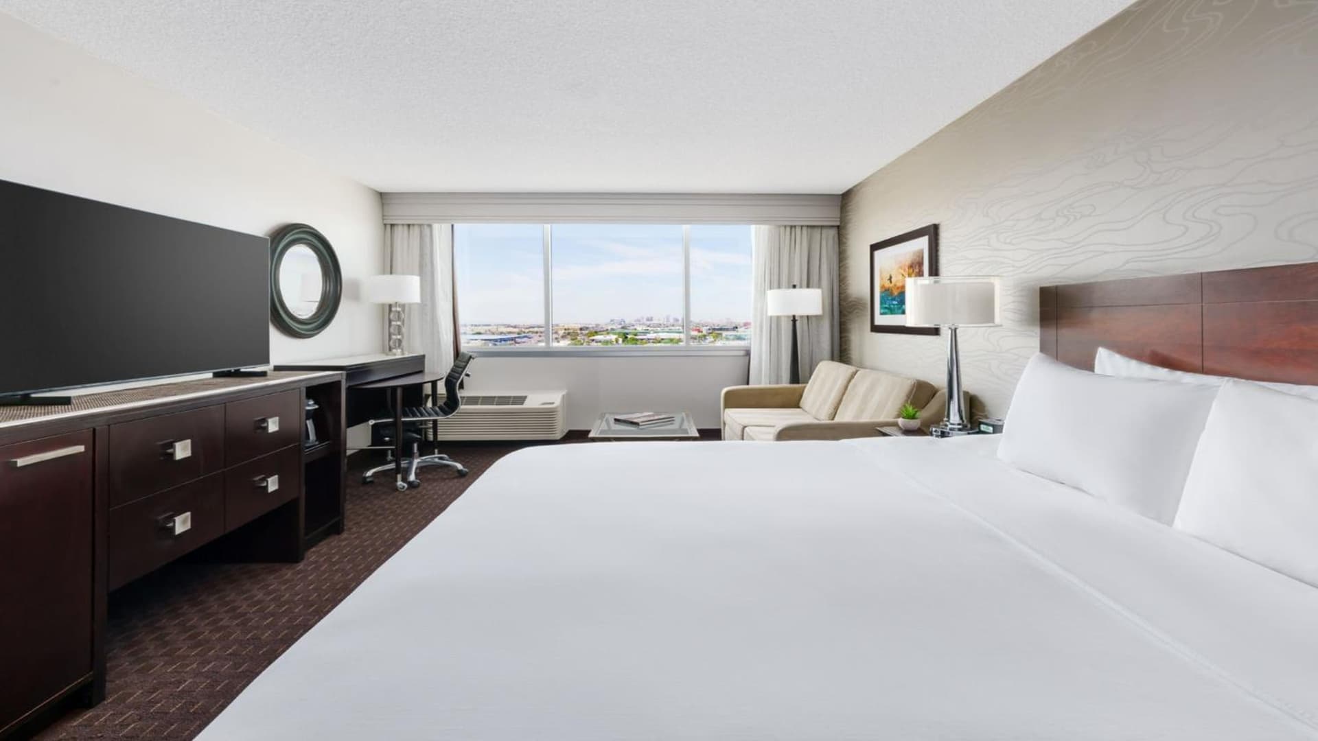 Crowne Plaza Phoenix Airport - PHX by IHG gallery photo in Phoenix, AZ — image 22