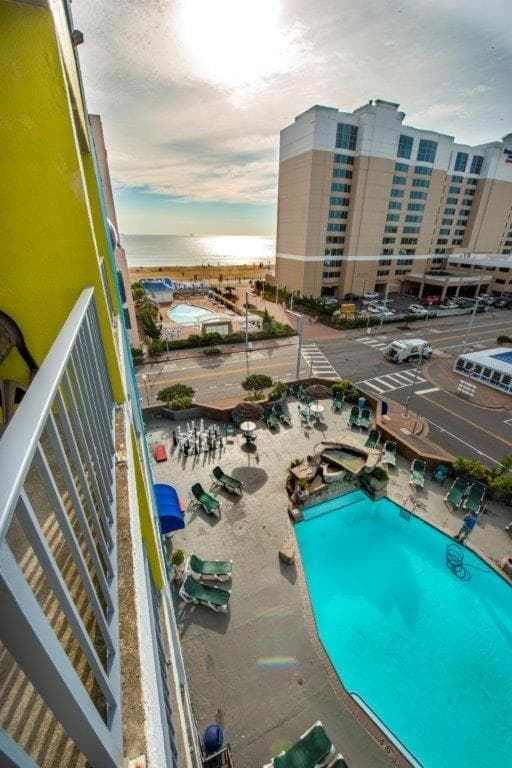 Days Inn by Wyndham Virginia Beach At The Beach interior in Virginia Beach, VA — gallery photo 2