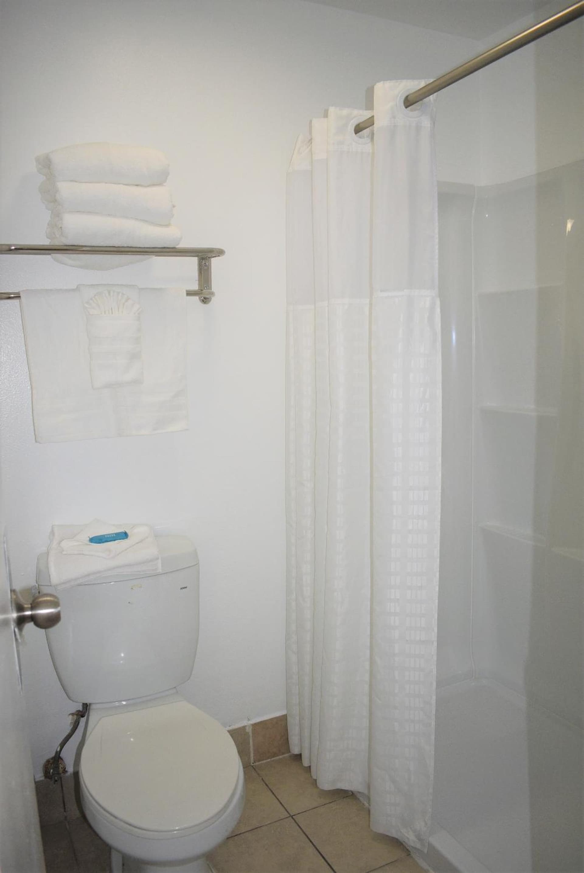 Signature Anaheim Maingate property views in Anaheim, CA — gallery photo 3