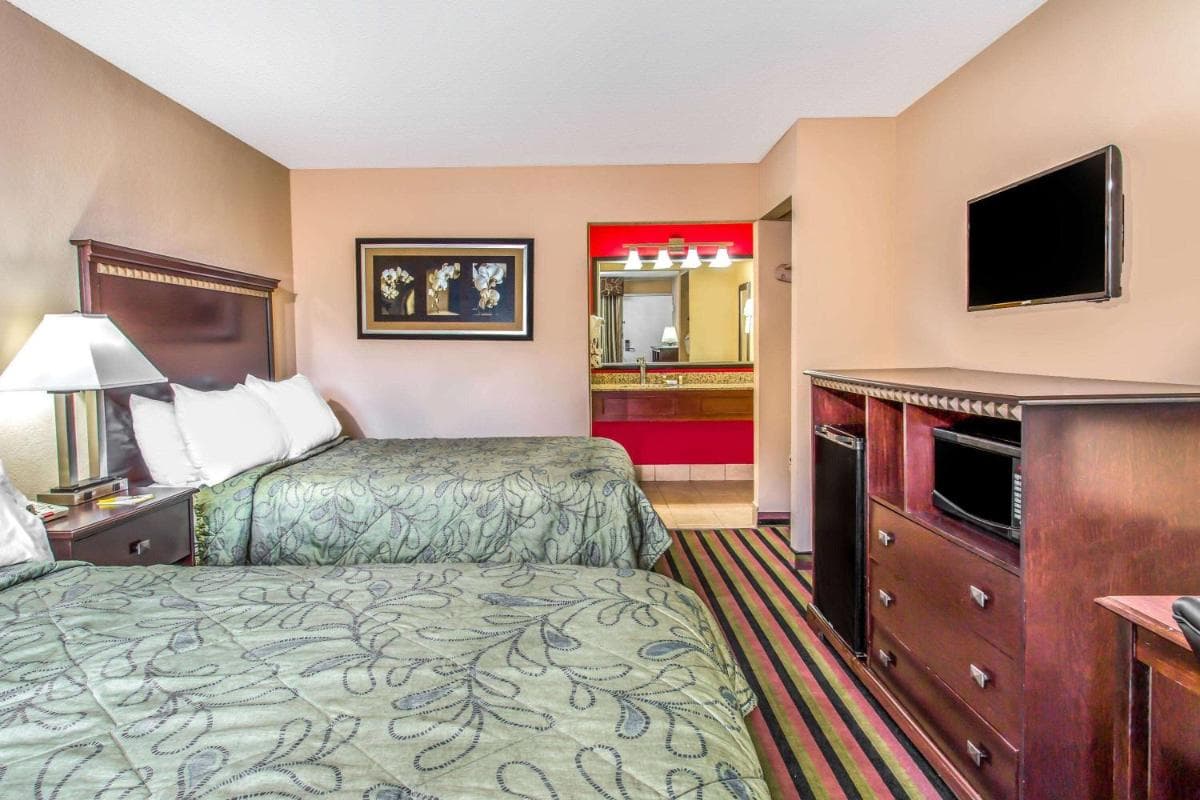 Days Inn by Wyndham Fort Lauderdale Airport Cruise Port gallery photo in Fort Lauderdale, FL — image 7