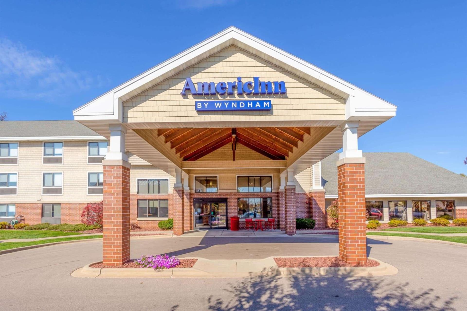AmericInn by Wyndham Madison South interior in Madison, WI — gallery photo 2
