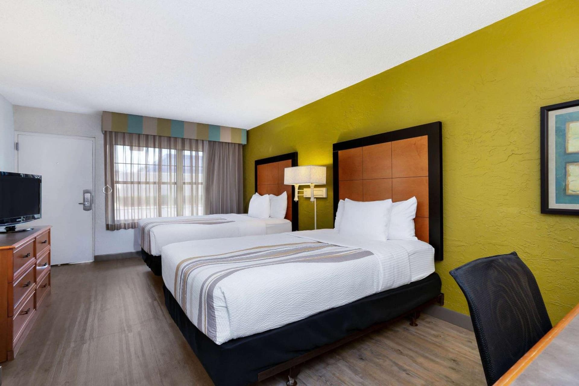 La Quinta Inn Tampa Airport Stadium Westshore interior in Tampa, FL — gallery photo 2