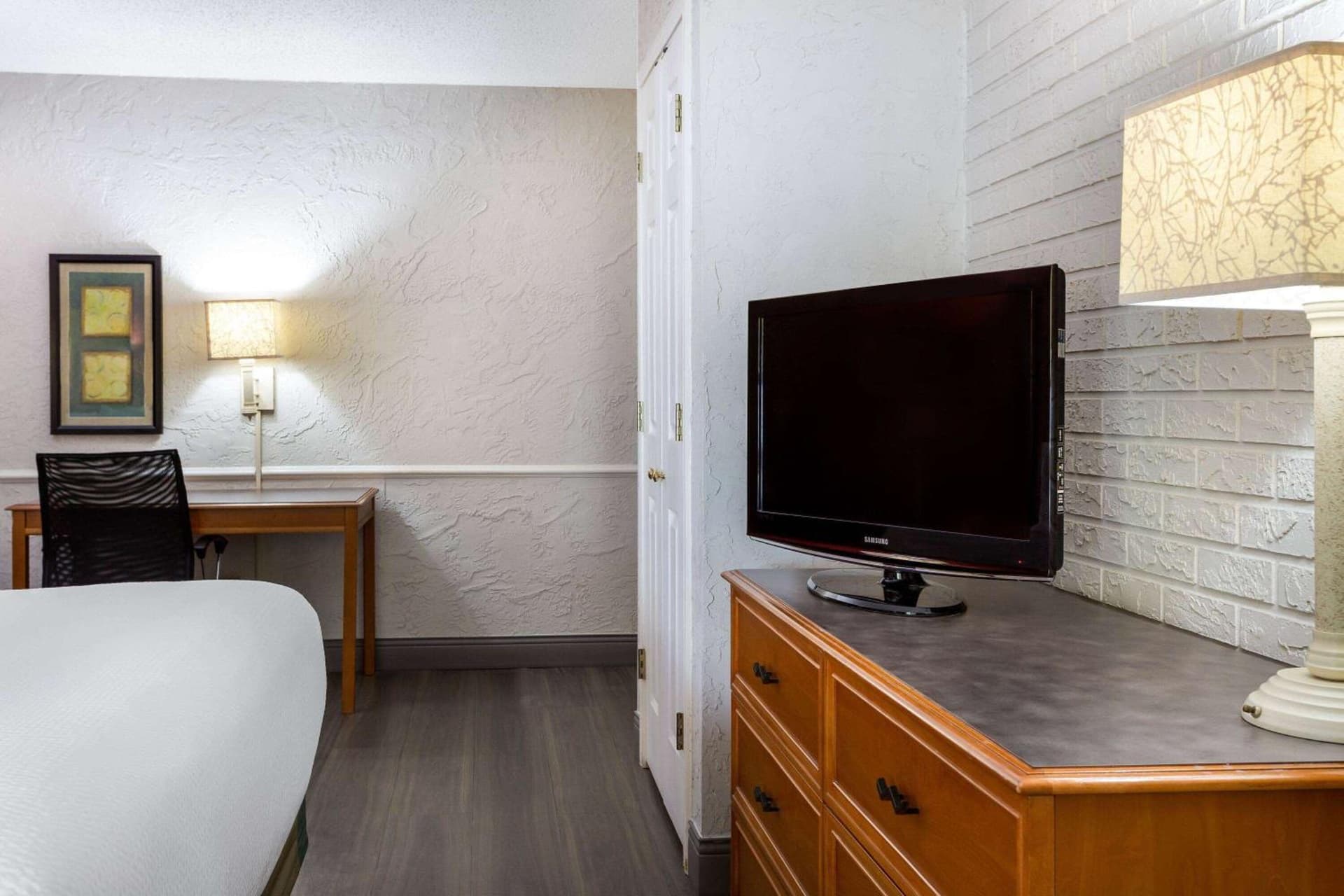 La Quinta Inn Tampa Airport Stadium Westshore gallery photo in Tampa, FL — image 4