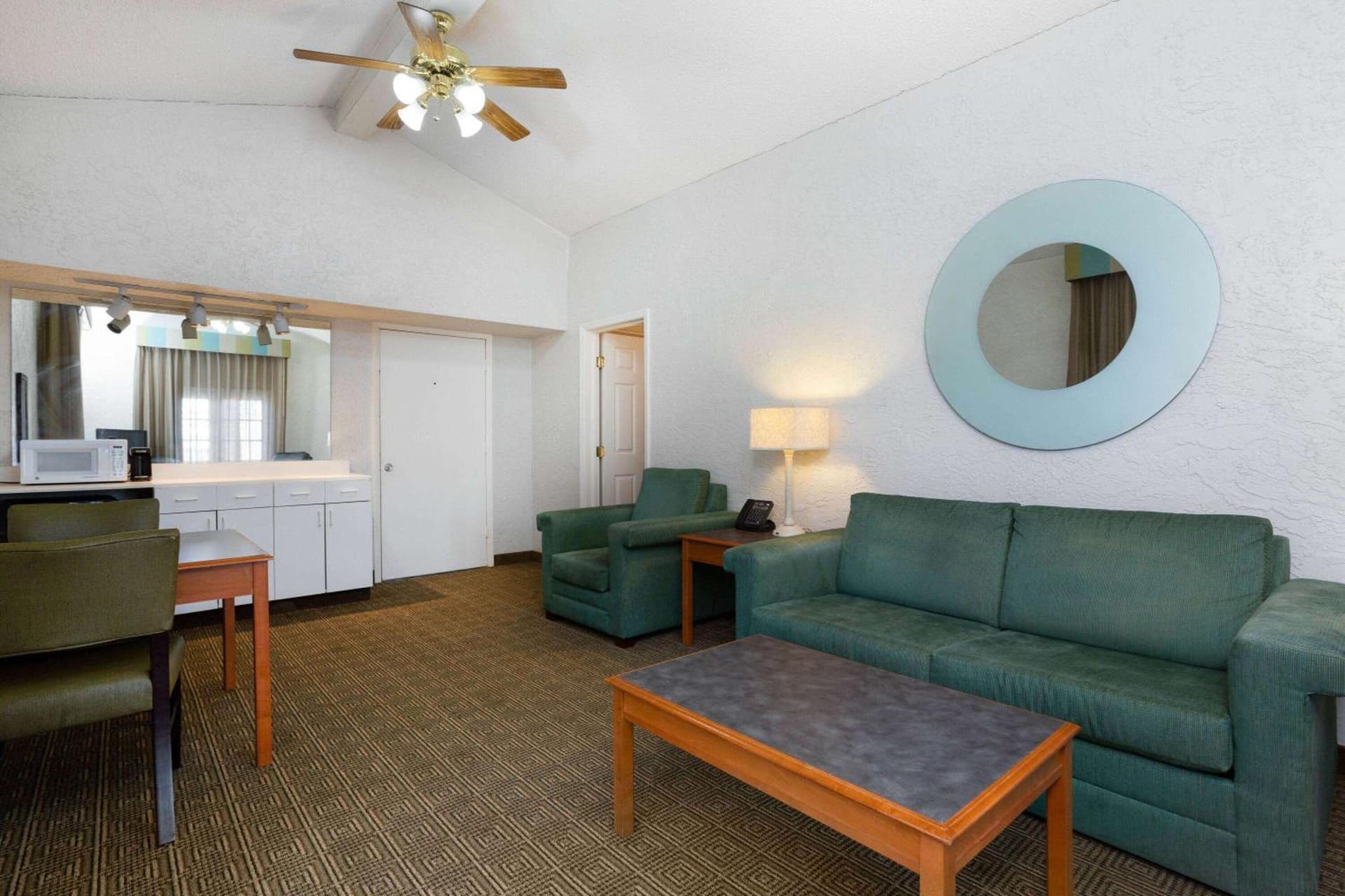 La Quinta Inn Tampa Airport Stadium Westshore gallery photo in Tampa, FL — image 5
