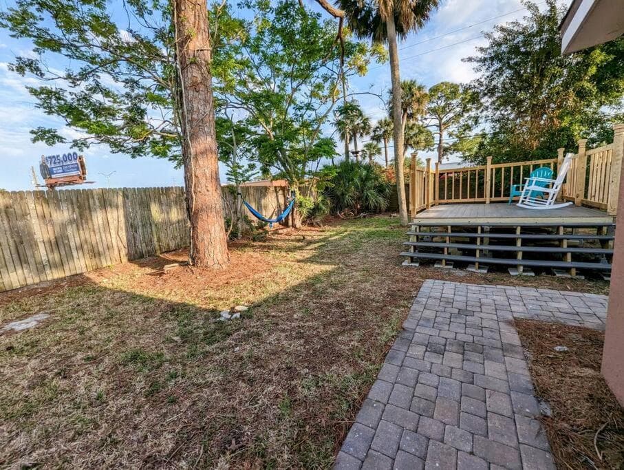 Modern & Comfy Lagoon Oasis - River Views - Parking interior in Titusville, FL — gallery photo 2