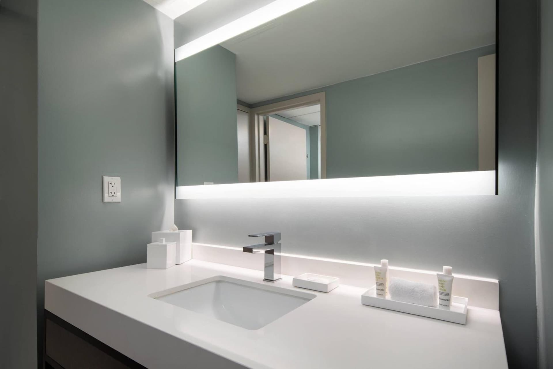 Torrance Marriott Redondo Beach gallery photo in Torrance, CA — image 8