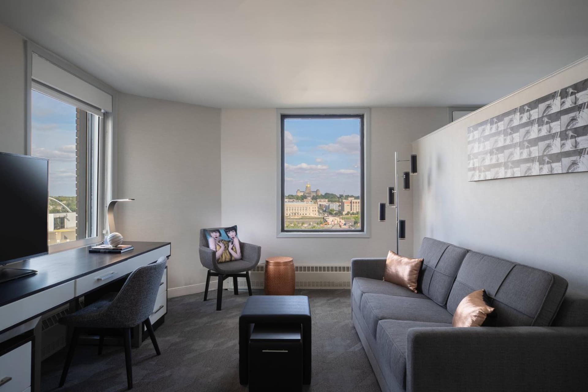 Renaissance Des Moines Savery Hotel interior in Des Moines, IA — gallery photo 2