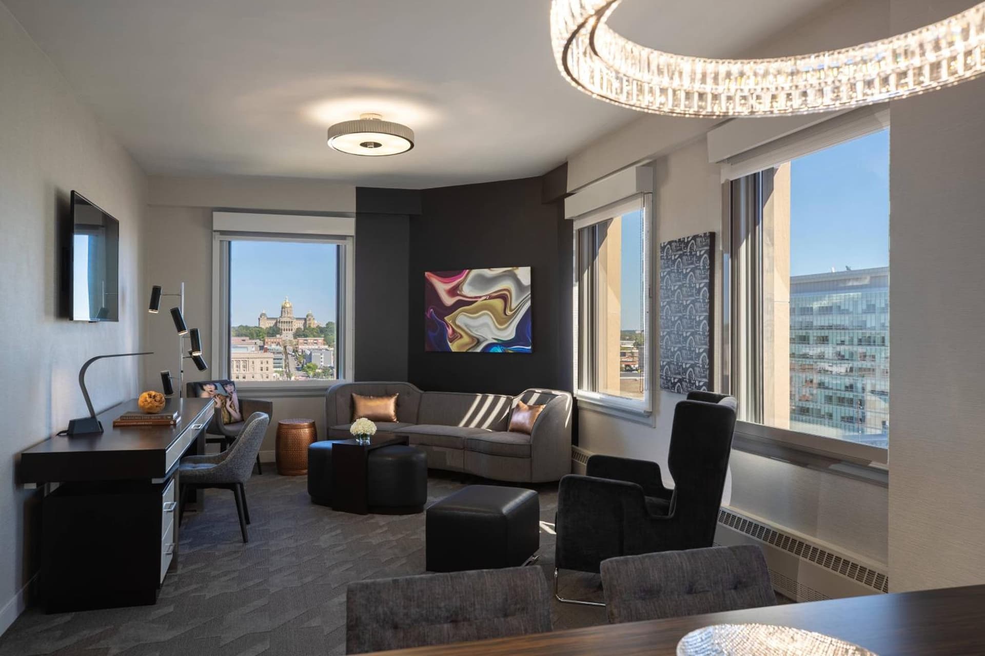 Renaissance Des Moines Savery Hotel property views in Des Moines, IA — gallery photo 3