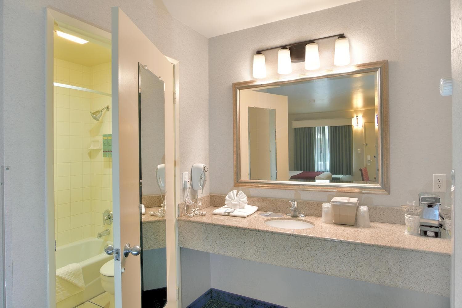 Lamplighter Inn & Suites at SDSU gallery photo in San Diego, CA — image 38