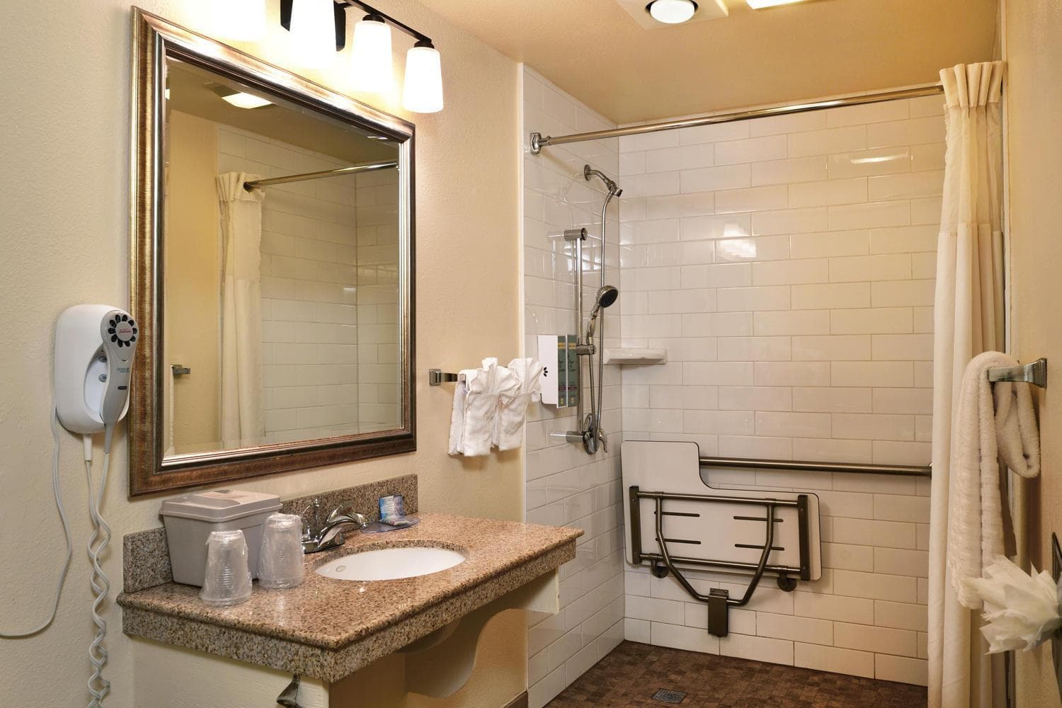 Lamplighter Inn & Suites at SDSU gallery photo in San Diego, CA — image 14
