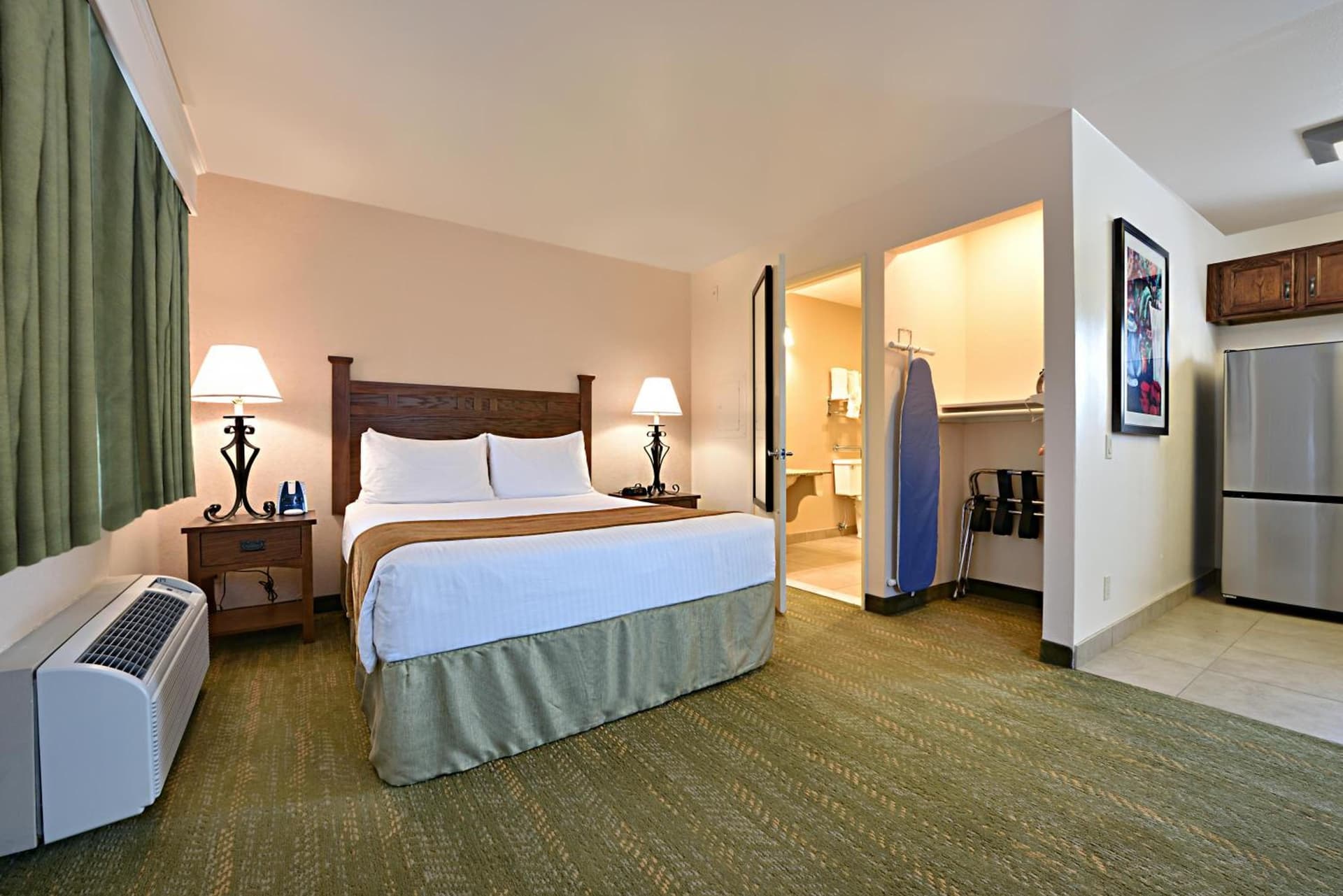 Lamplighter Inn & Suites at SDSU gallery photo in San Diego, CA — image 40